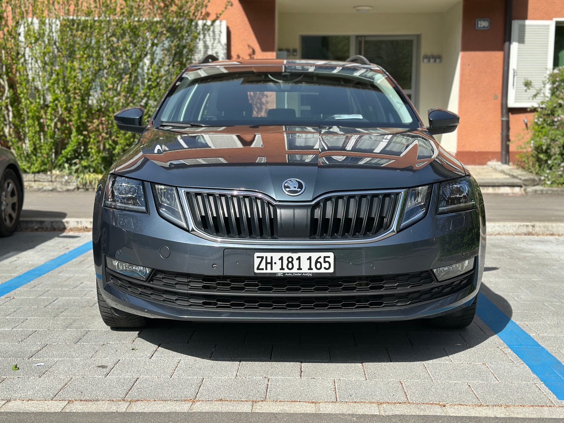 SKODA 1.6 TDI 115 Ambition DSG-image-2