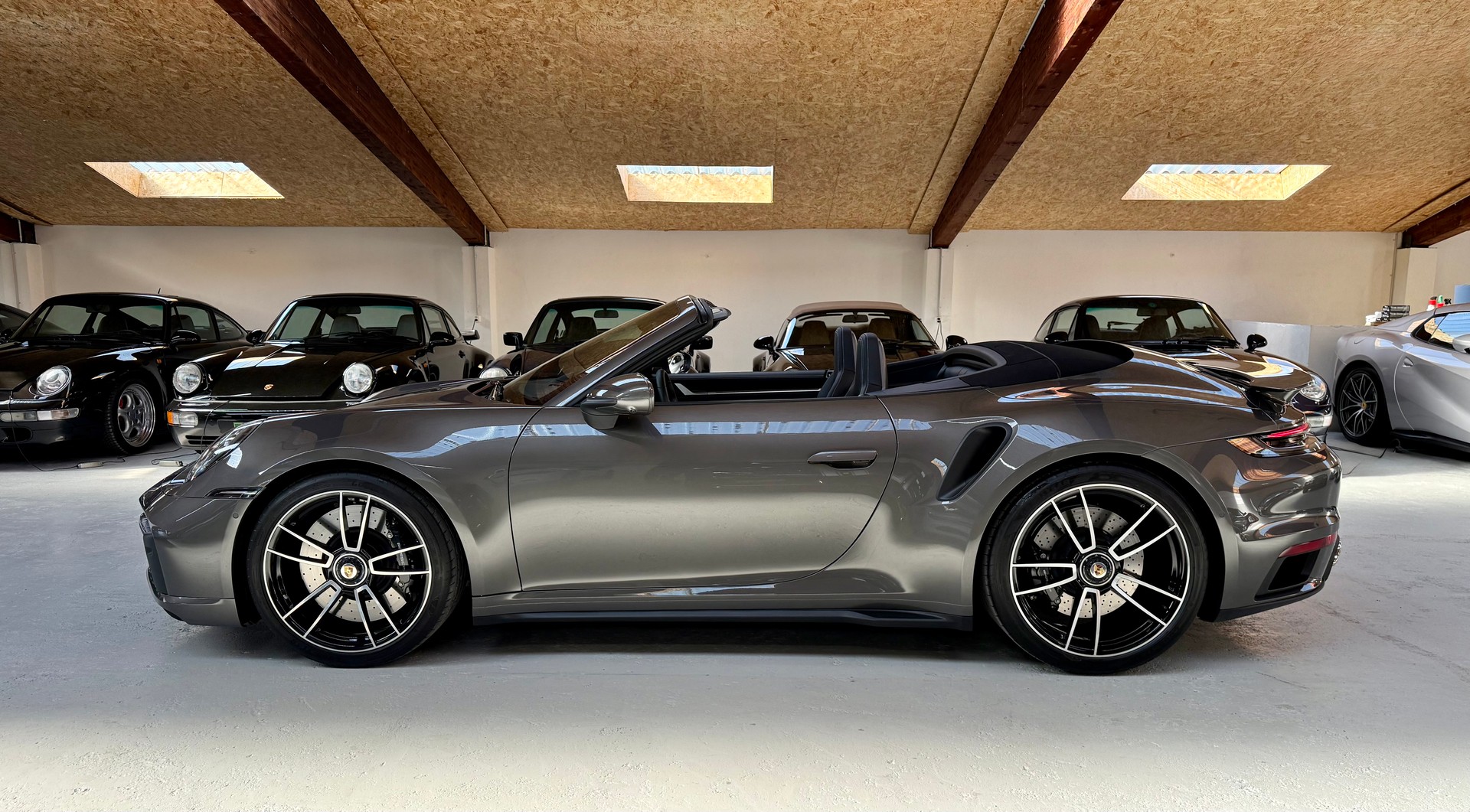 PORSCHE 911 Turbo Cabriolet PDK-image-2