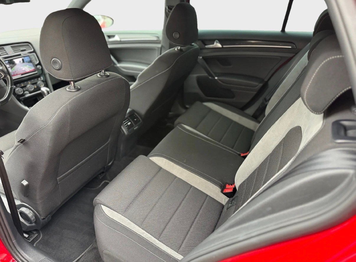 VW Golf 2.0 TSI R 4Motion DSG-image-13