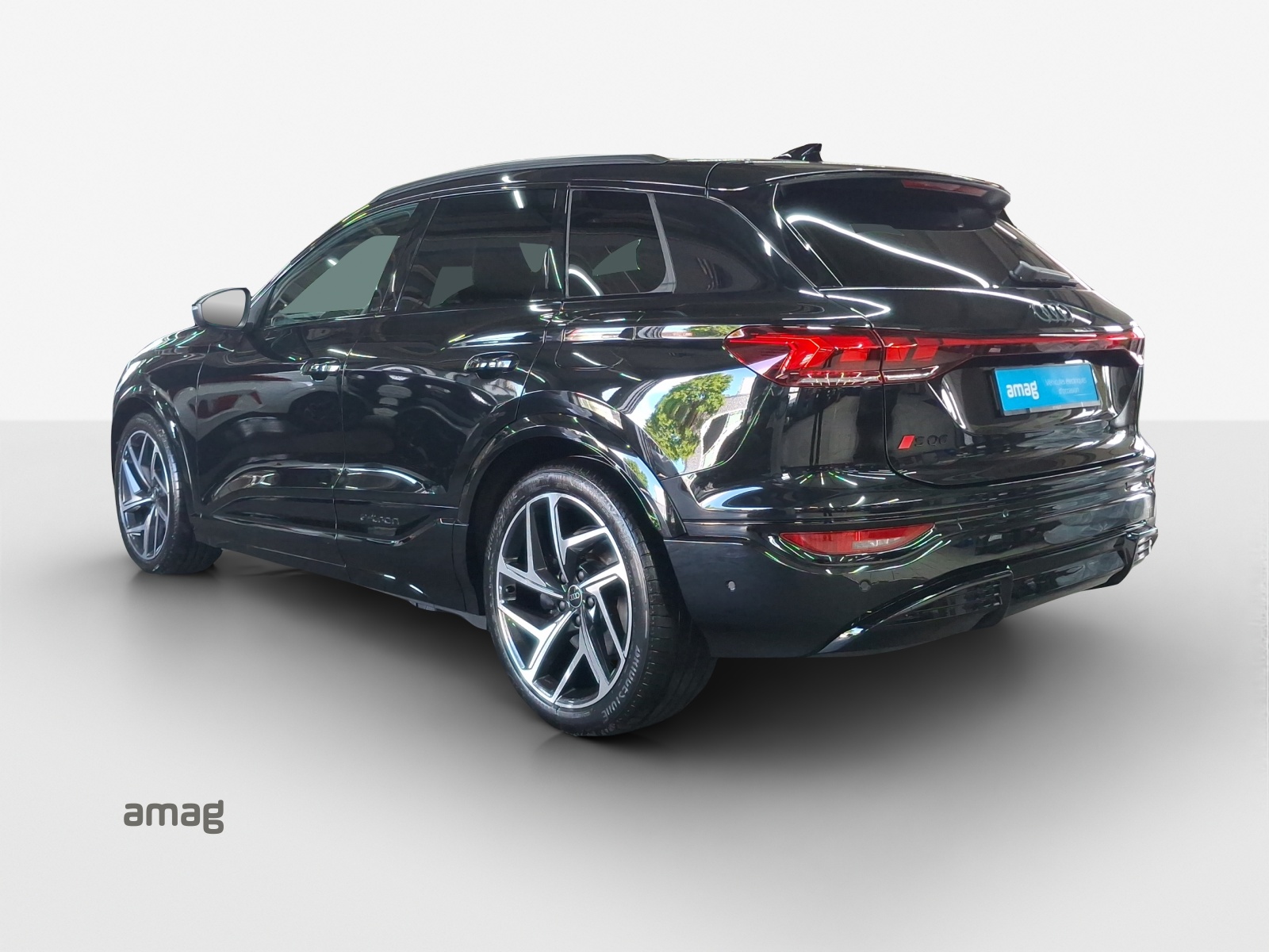 AUDI SQ6 e-tron quattro-showroom-element-2