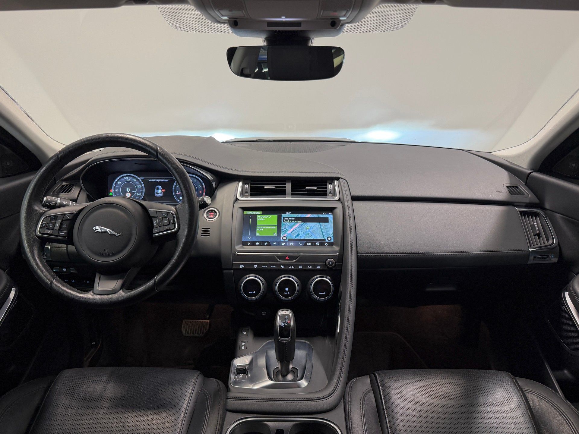 JAGUAR E-Pace 2.0 P200 S AWD Automatik-image-8