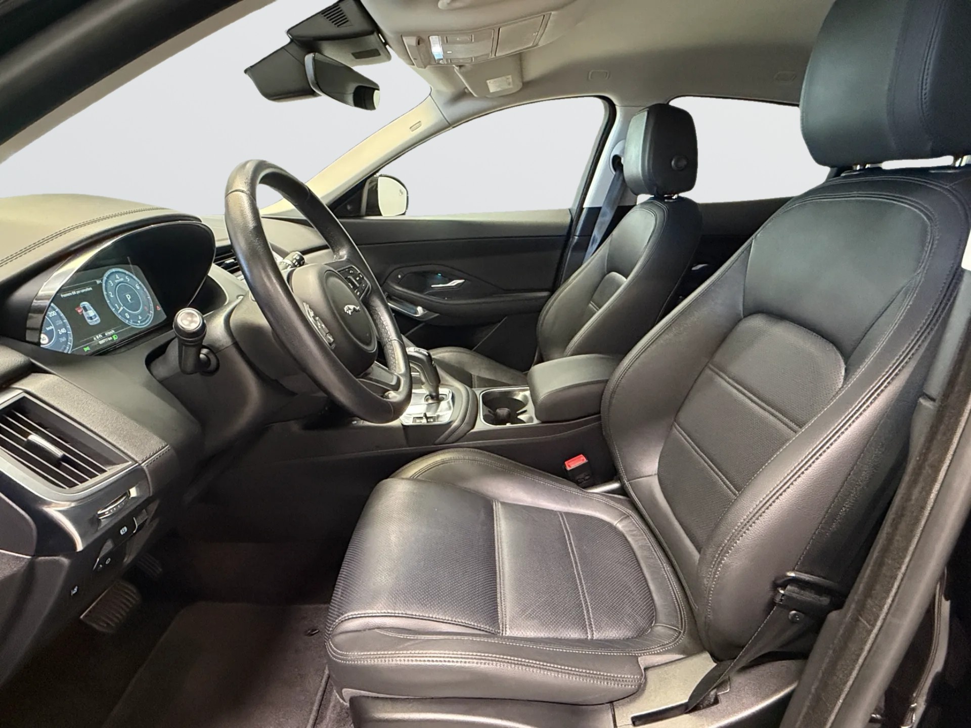 JAGUAR E-Pace 2.0 P200 S AWD Automatik-image-9