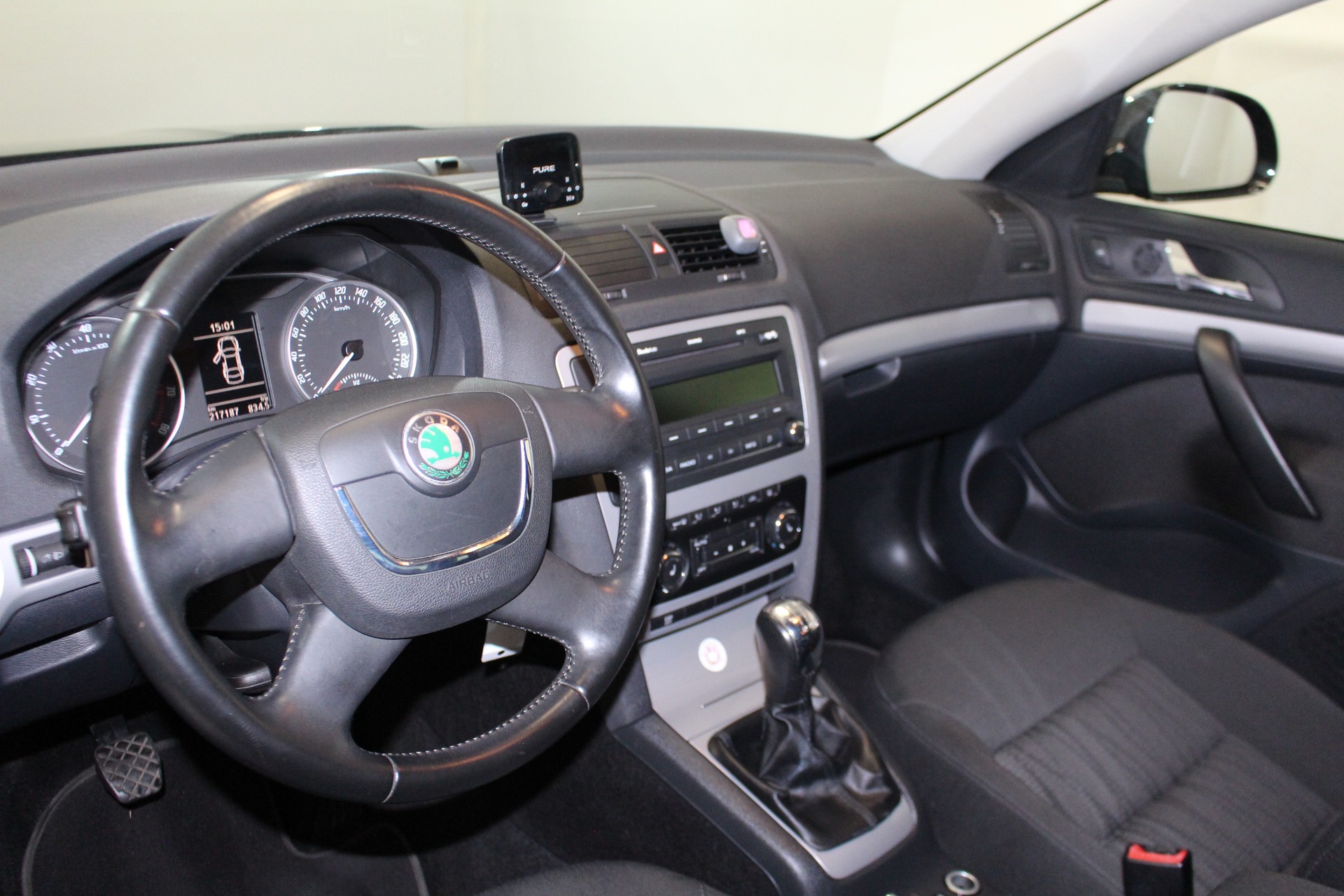 SKODA Octavia Combi 1.4 TSI Elegance-image-11