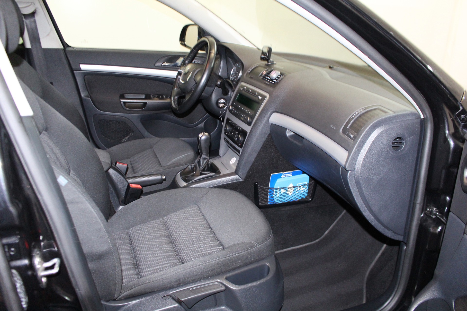 SKODA Octavia Combi 1.4 TSI Elegance-image-10