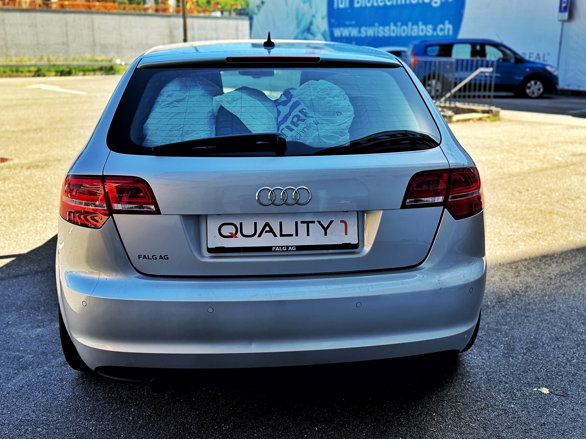 AUDI A3 Sportback 2.0 TFSI Ambition quattro S-tronic-showroom-element-3