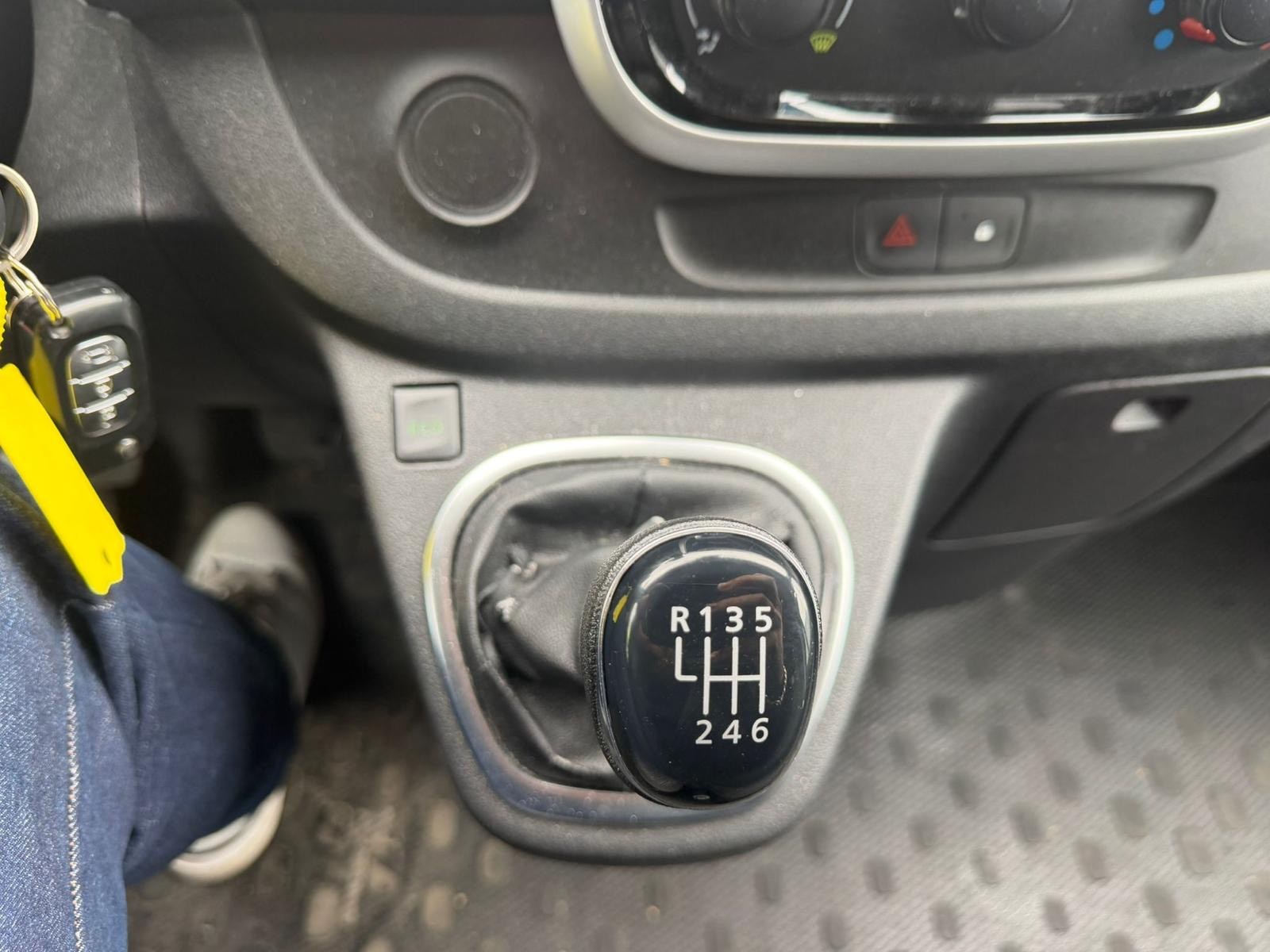 RENAULT Trafic 2.0 Energy dCi 120 3.0t Business L1H1-image-14