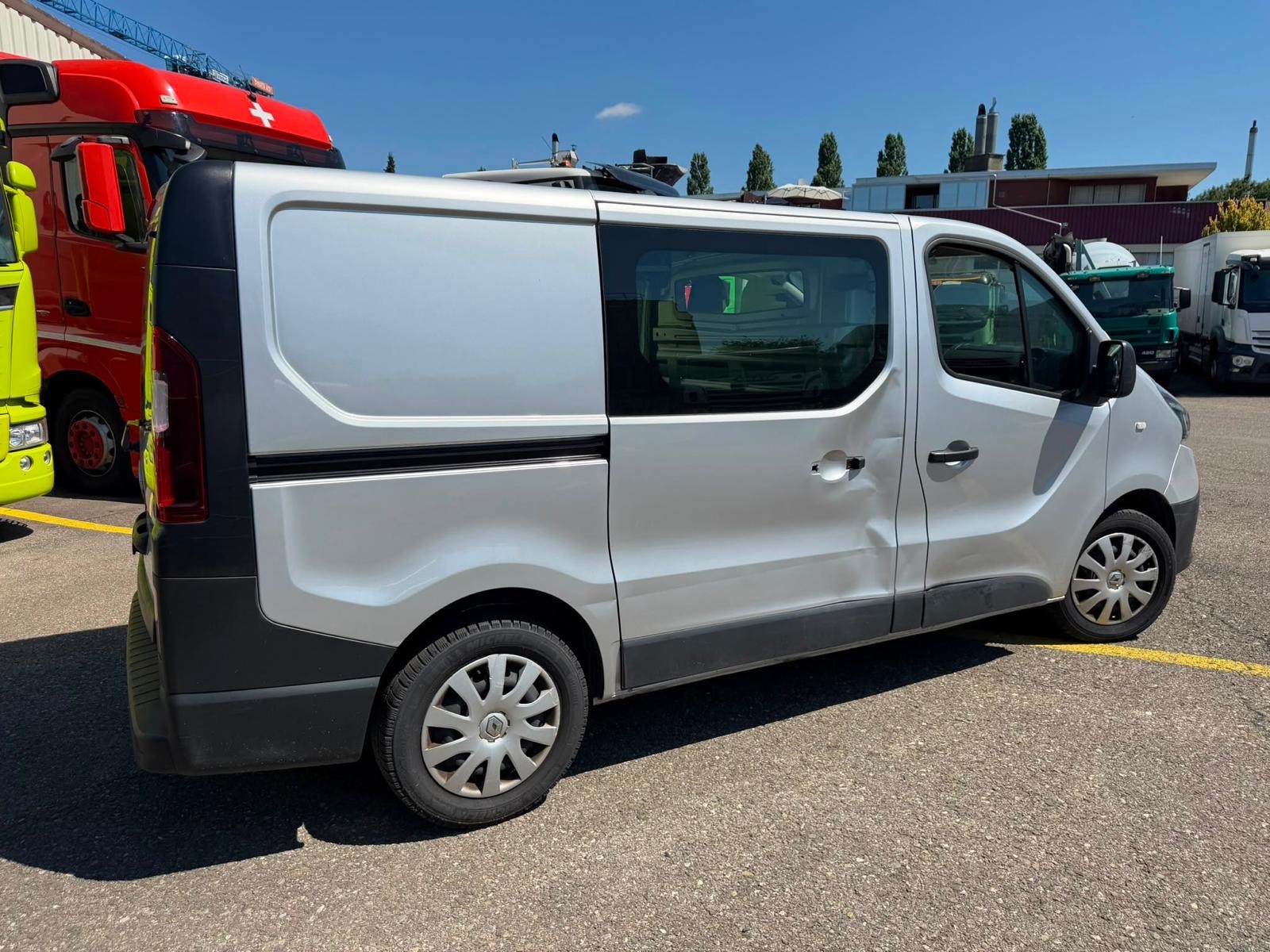 RENAULT Trafic 2.0 Energy dCi 120 3.0t Business L1H1-image-3
