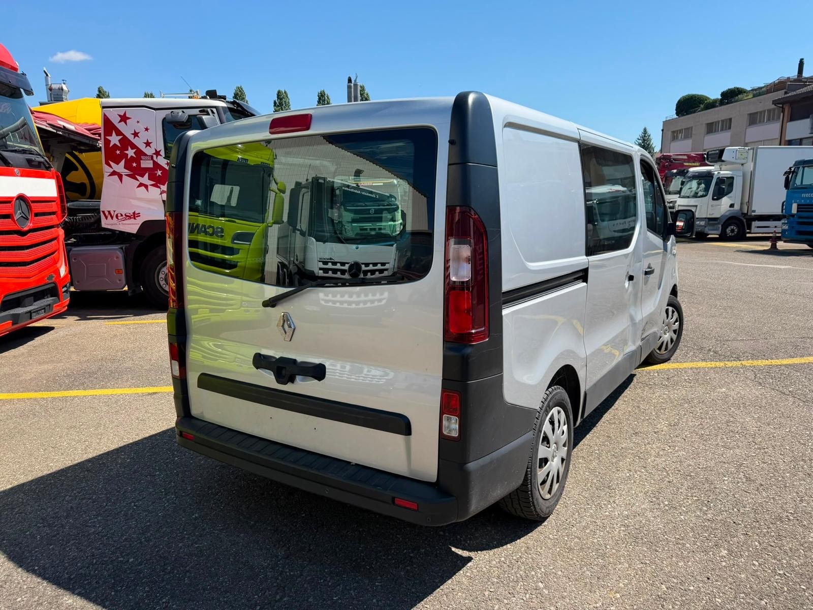 RENAULT Trafic 2.0 Energy dCi 120 3.0t Business L1H1-image-4