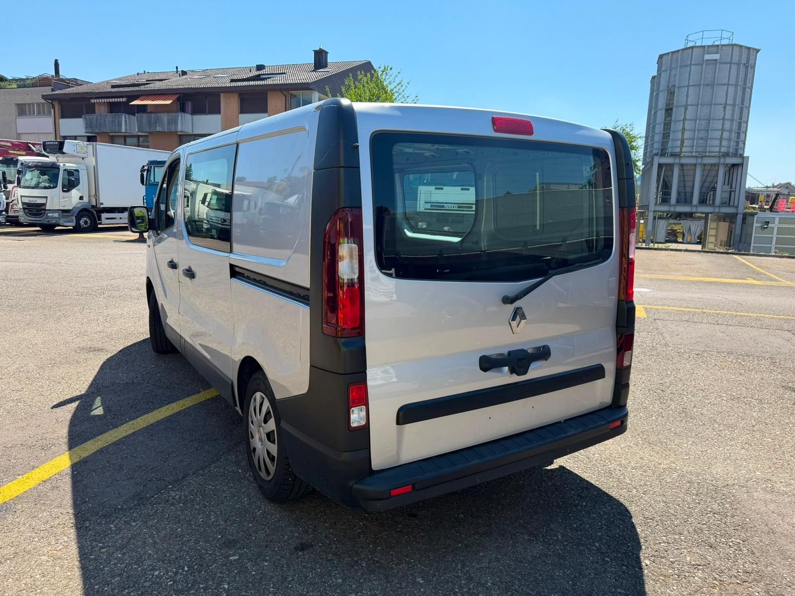 RENAULT Trafic 2.0 Energy dCi 120 3.0t Business L1H1-image-6