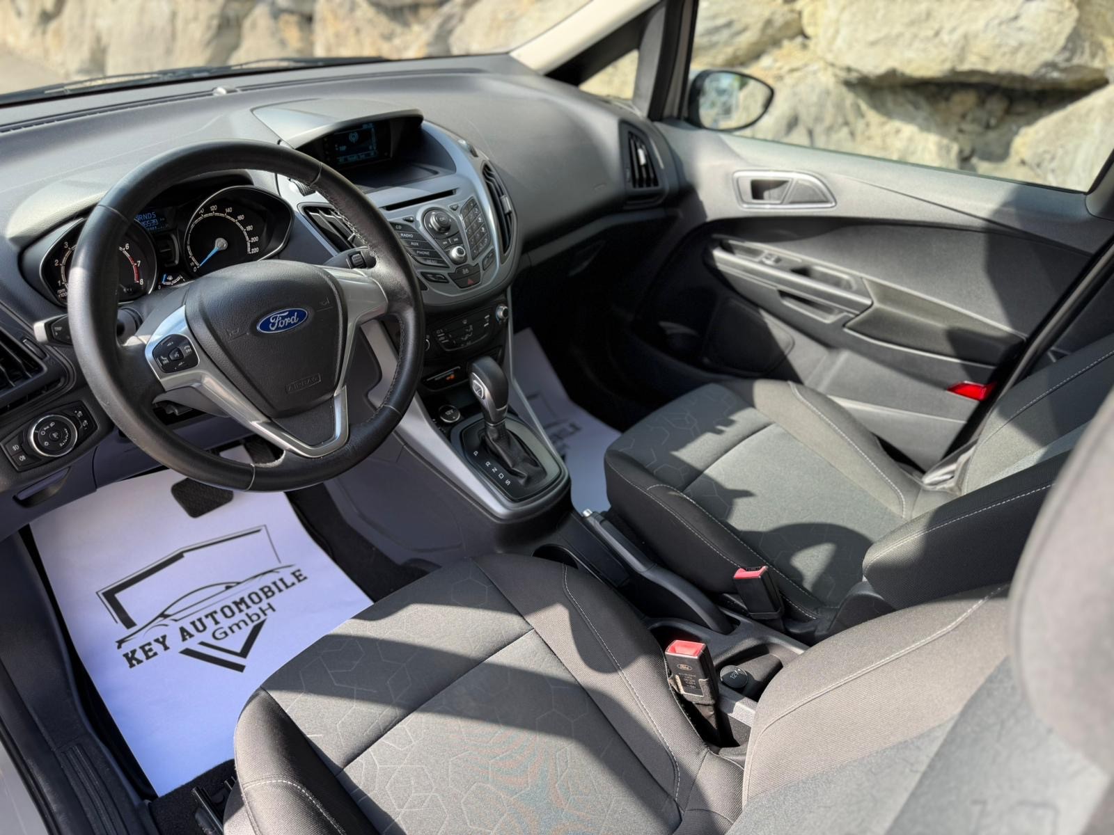 FORD B-Max 1.6 Ti-VCT Trend PowerShift-image-6