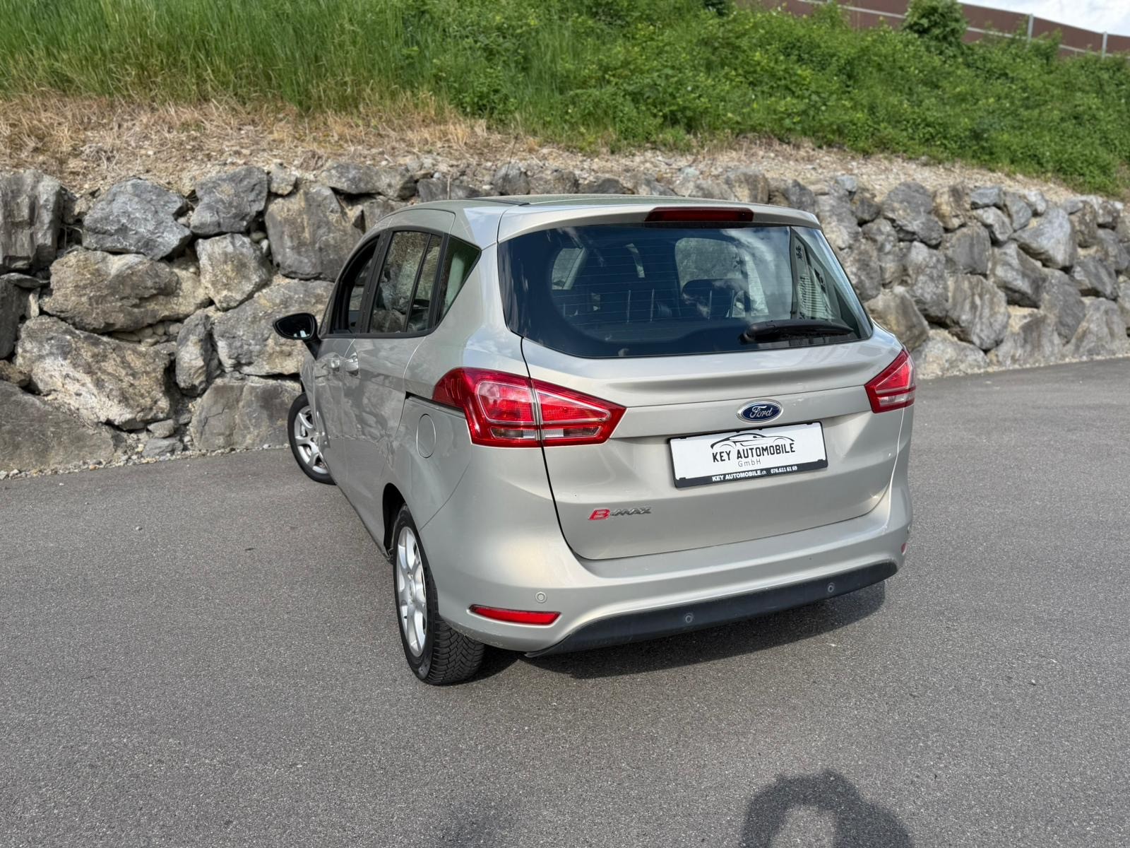 FORD B-Max 1.6 Ti-VCT Trend PowerShift-image-2