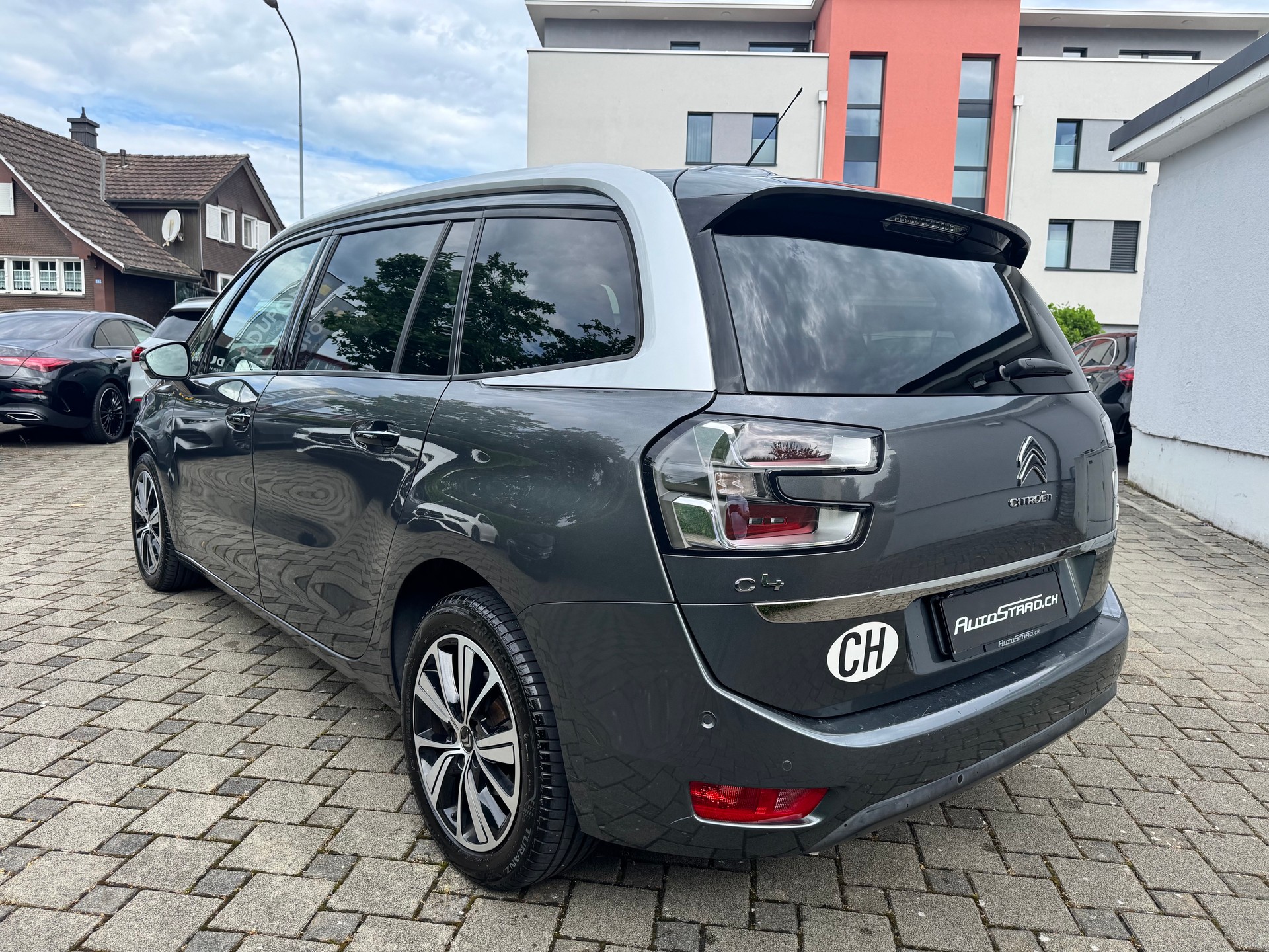 CITROEN Grand C4 Picasso 2.0 BlueHDi Shine EAT6-image-5