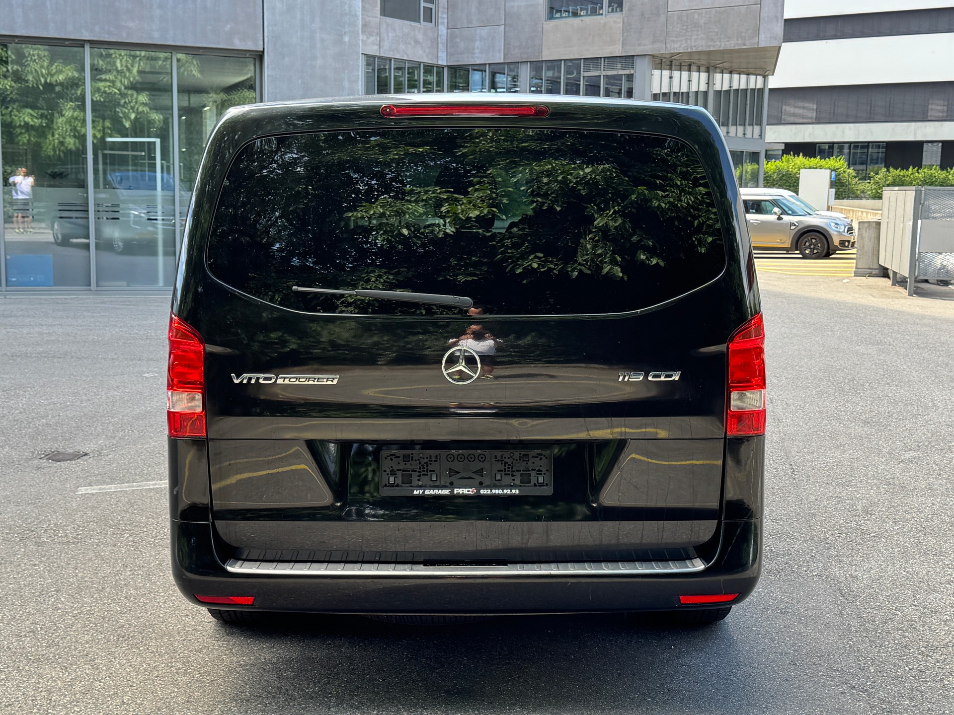 MERCEDES-BENZ Vito 119 BlueTEC Tourer Select L 4Matic 7G-Tronic-image-3