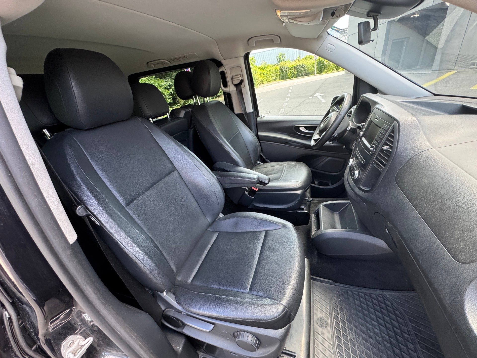 MERCEDES-BENZ Vito 119 BlueTEC Tourer Select L 4Matic 7G-Tronic-image-7