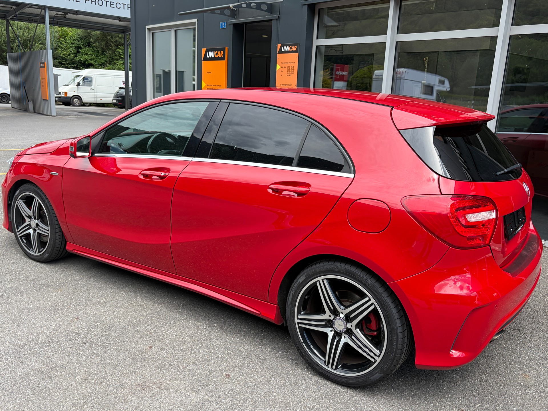 MERCEDES-BENZ A 250 Sport 7G-DCT-showroom-element-3
