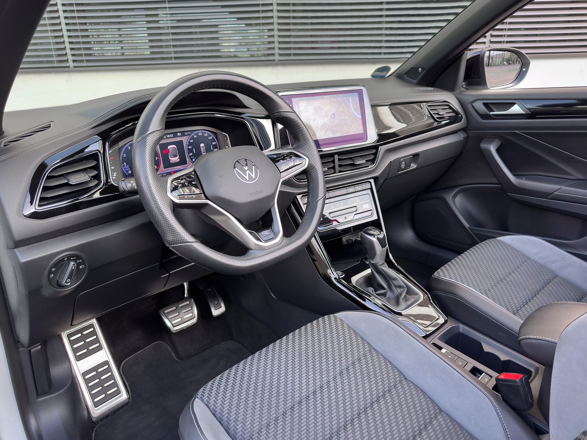 VW 1.5 TSI R-Line DSG-image-3