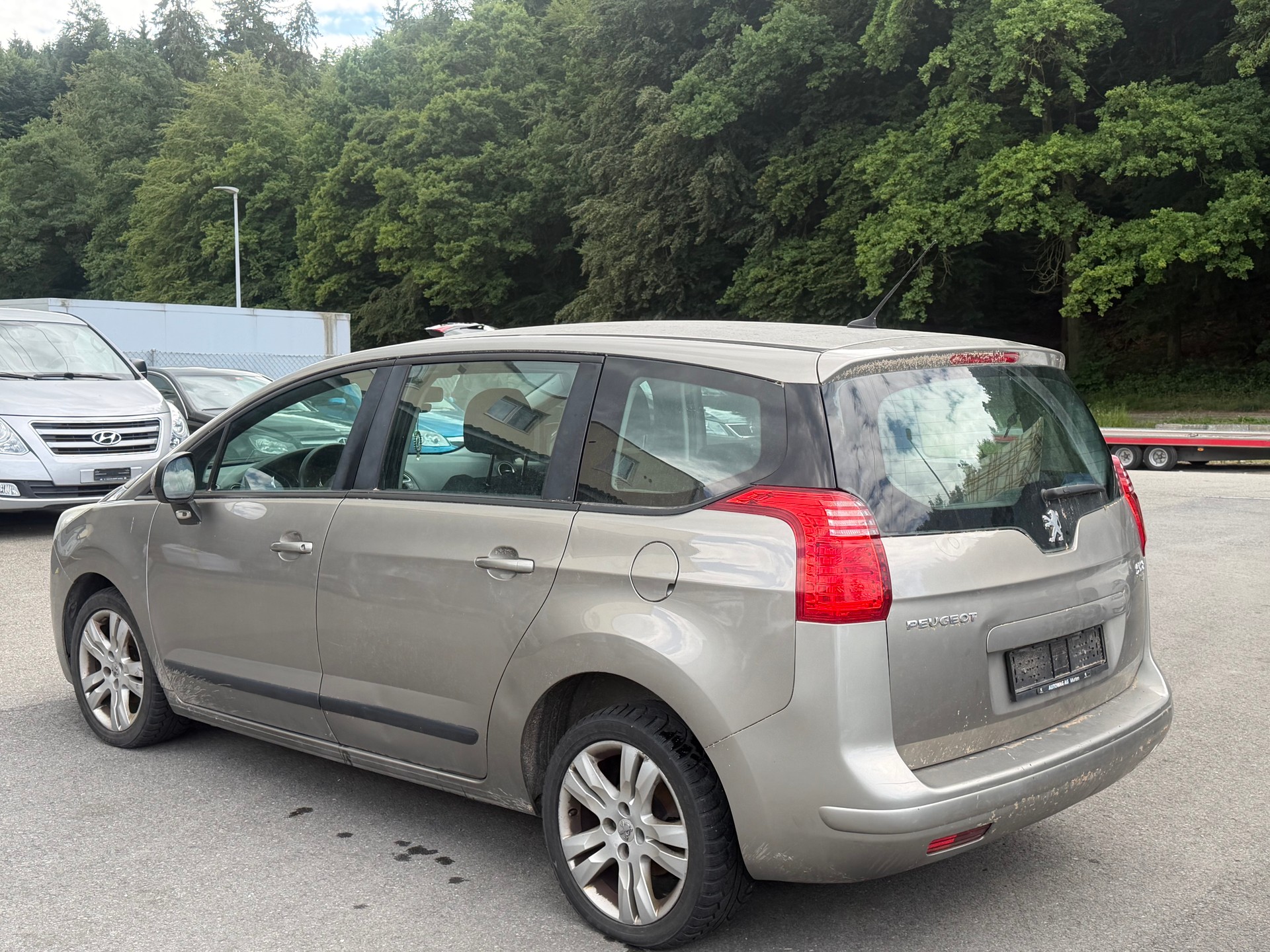 PEUGEOT 1.6 HDI Diesel 7 Platzt-image-2