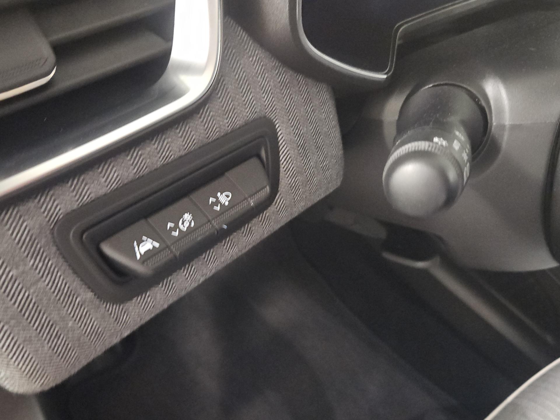RENAULT Clio 1.6 E-Tech Techno-image-19