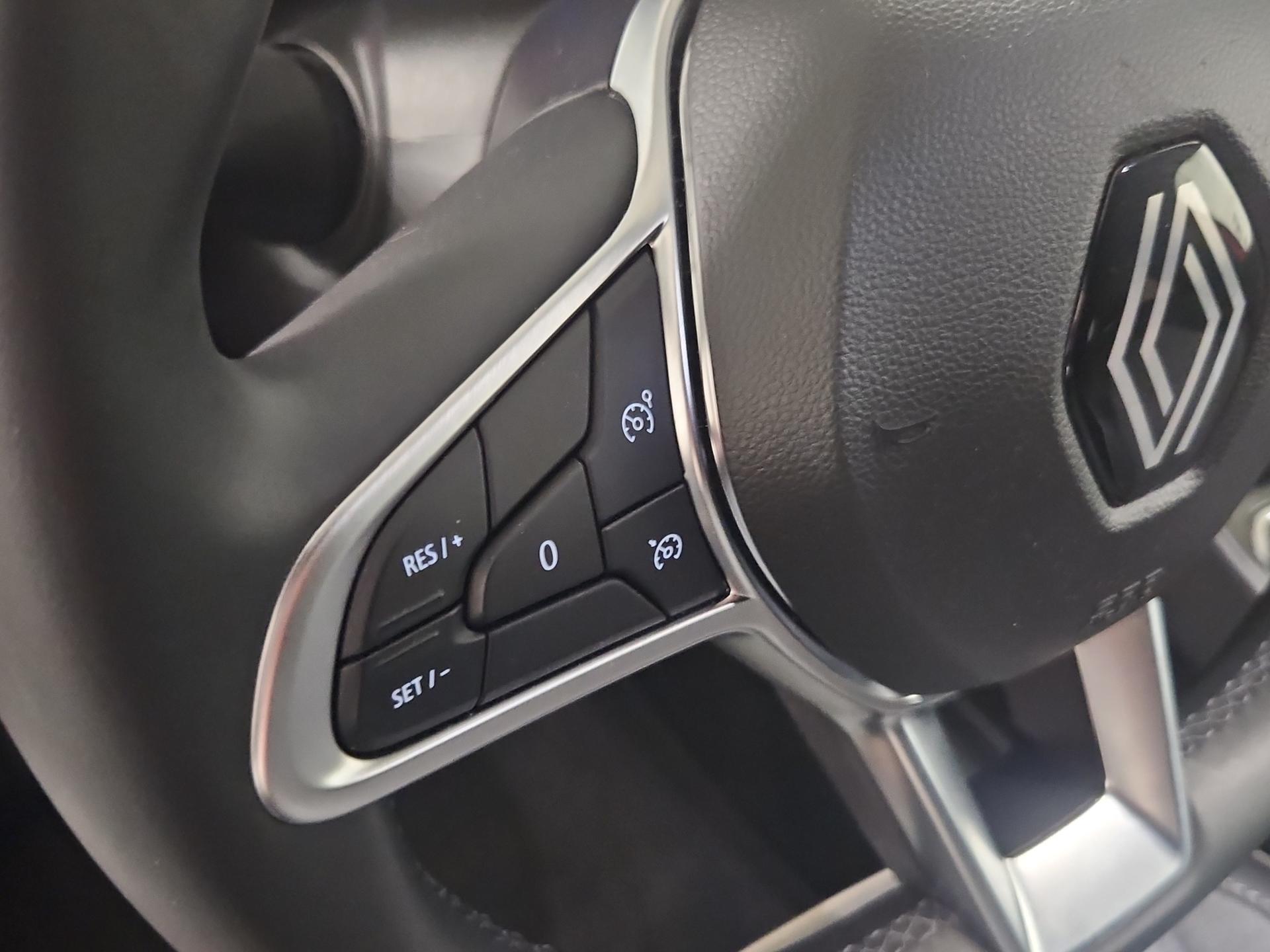 RENAULT Clio 1.6 E-Tech Techno-image-20