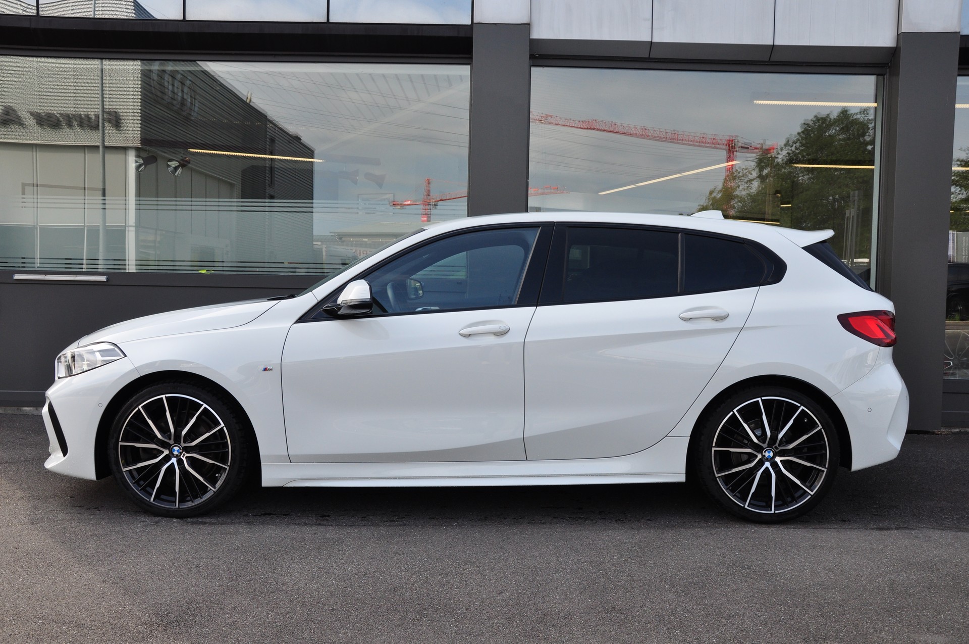 BMW 120d xDrive Steptronic Pure M Sport-image-6