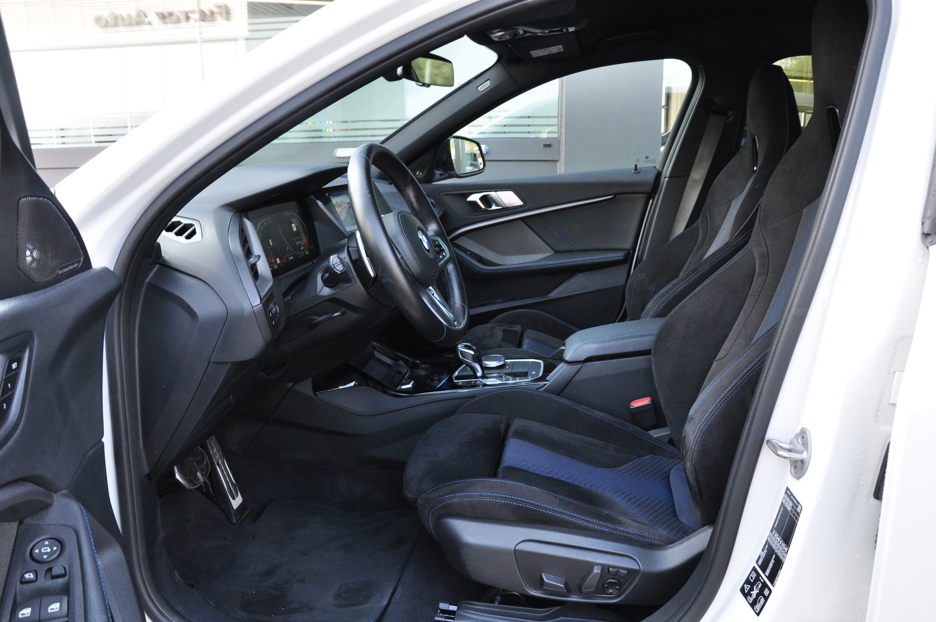 BMW 120d xDrive Steptronic Pure M Sport-image-22