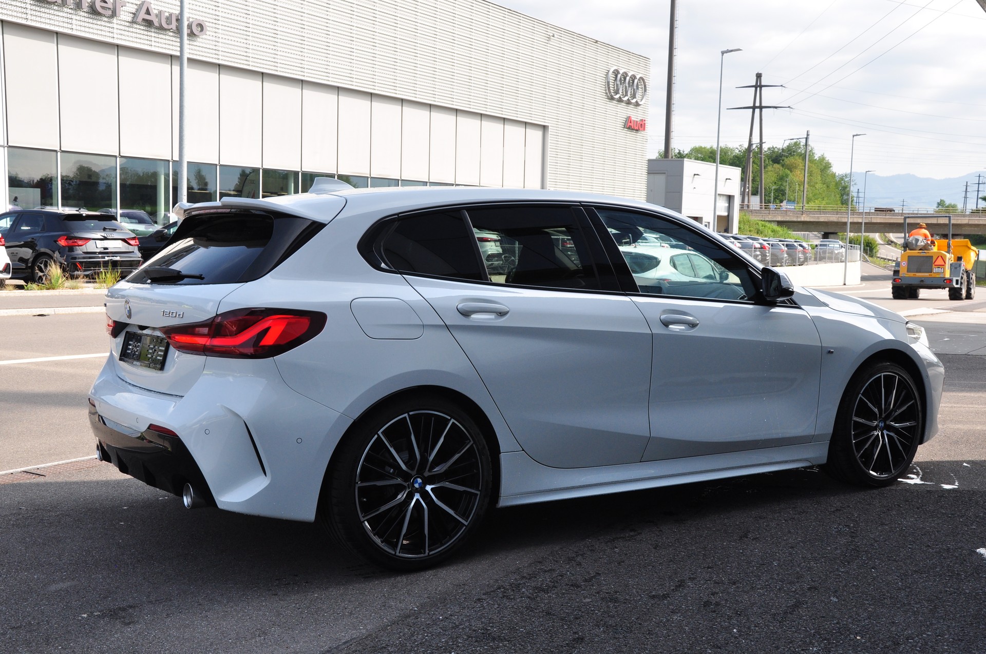 BMW 120d xDrive Steptronic Pure M Sport-image-10