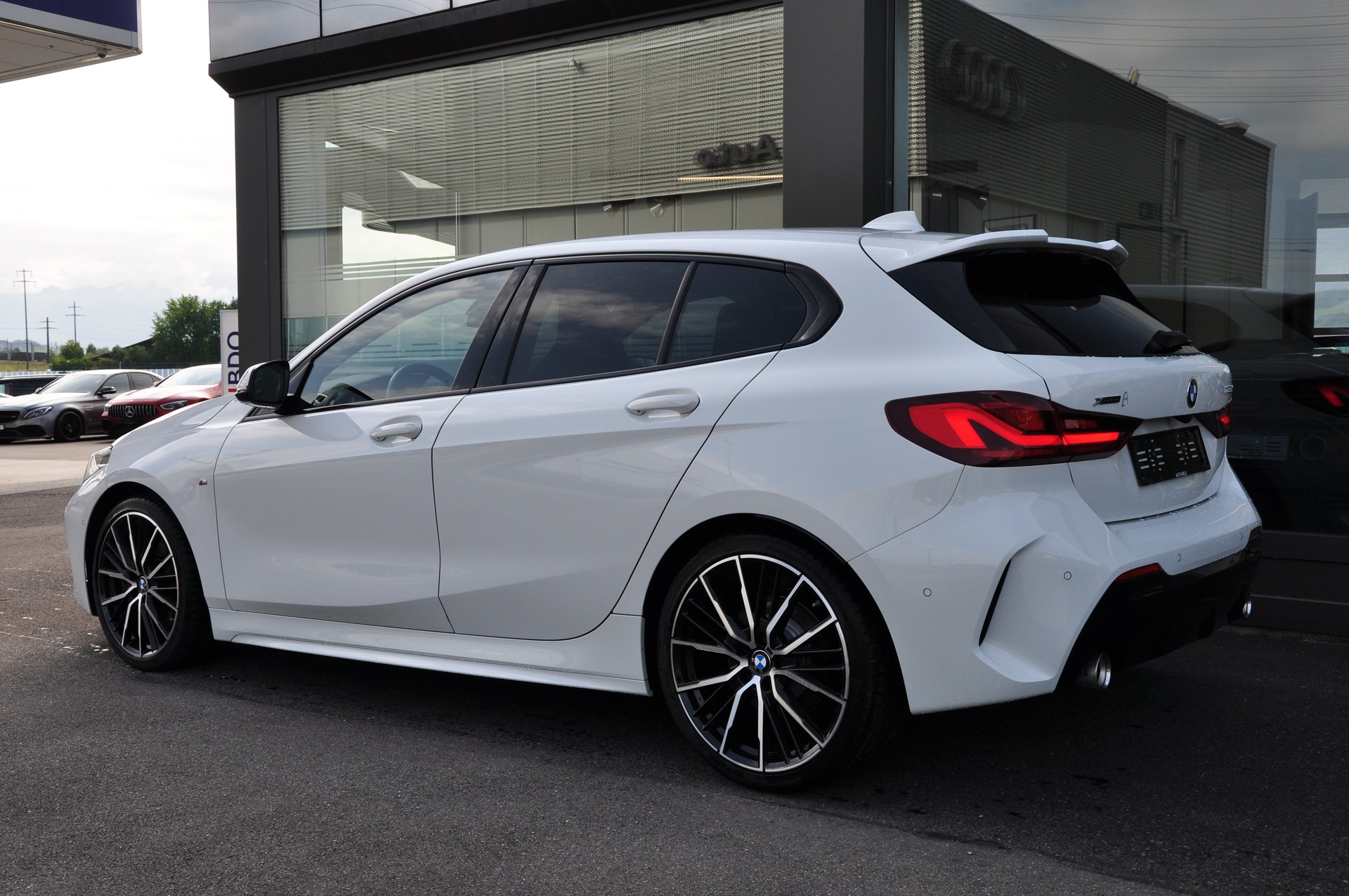 BMW 120d xDrive Steptronic Pure M Sport-image-7