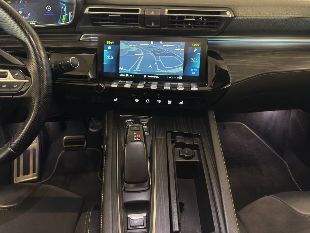 PEUGEOT 508 SW Hybrid4 360 e Sport Engineered //Toit ouvrant panoramique électrique/Caméra avant arrière/Nav. DAB+/Système Hi-Fi FOCAL-image-6