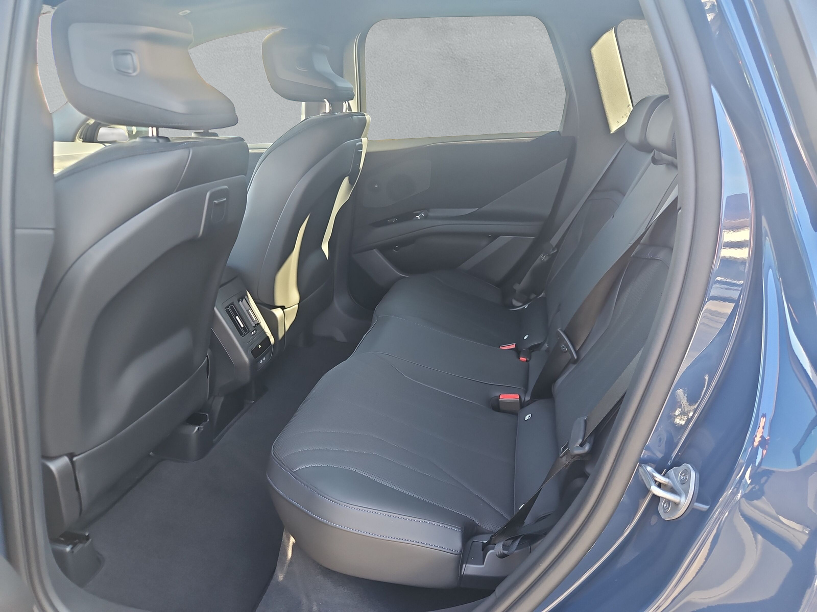 BMW iX3 50 xDrive M Sport-image-11
