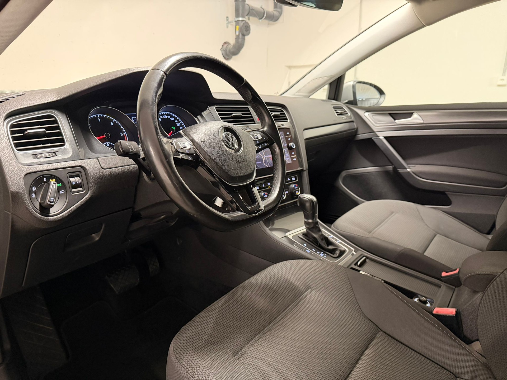 VW Variant 1.6TDI / DSG-image-9