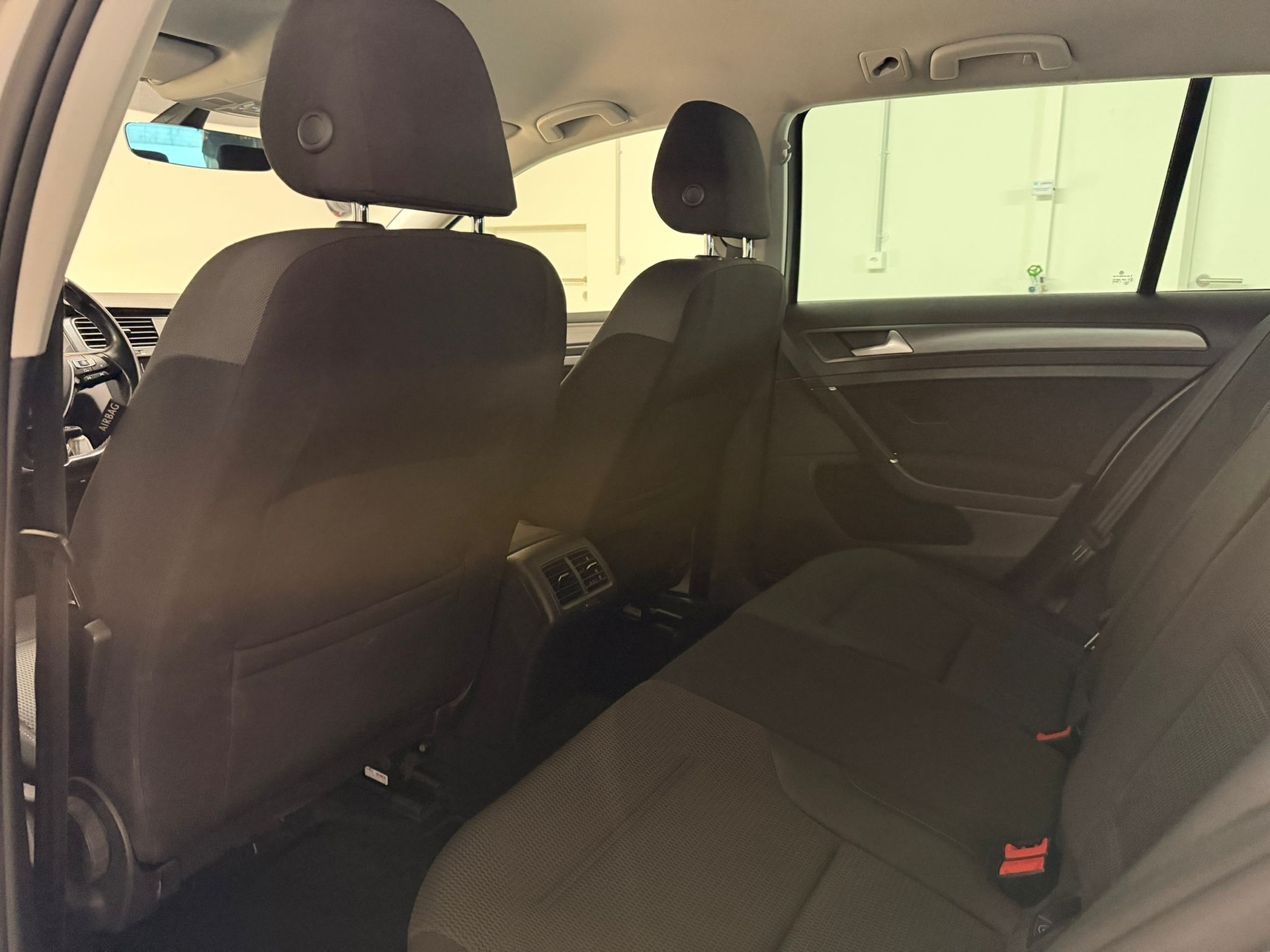 VW Variant 1.6TDI / DSG-image-10