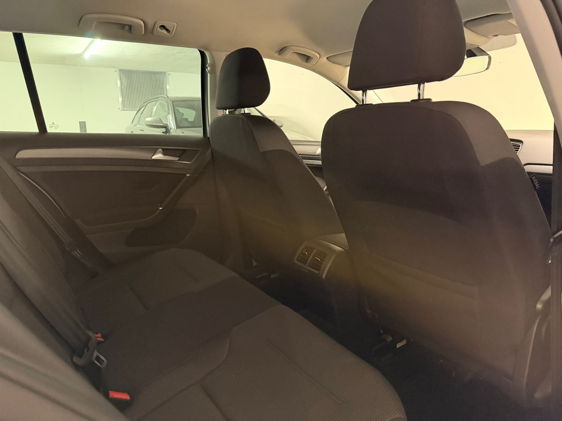 VW Variant 1.6TDI / DSG-image-12