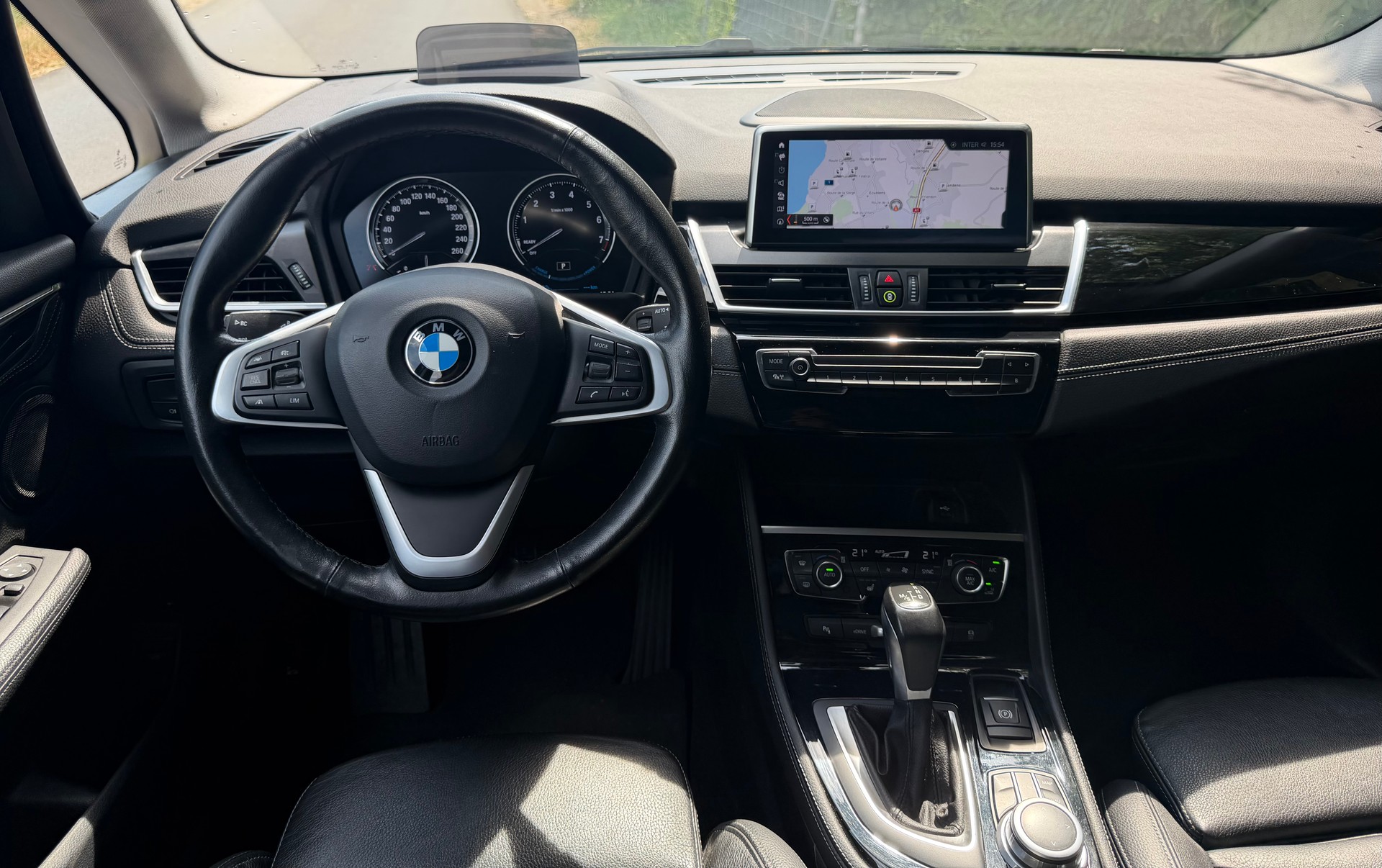 BMW 225xe iPerformance Active Tourer Steptronic Luxury Line-image-8