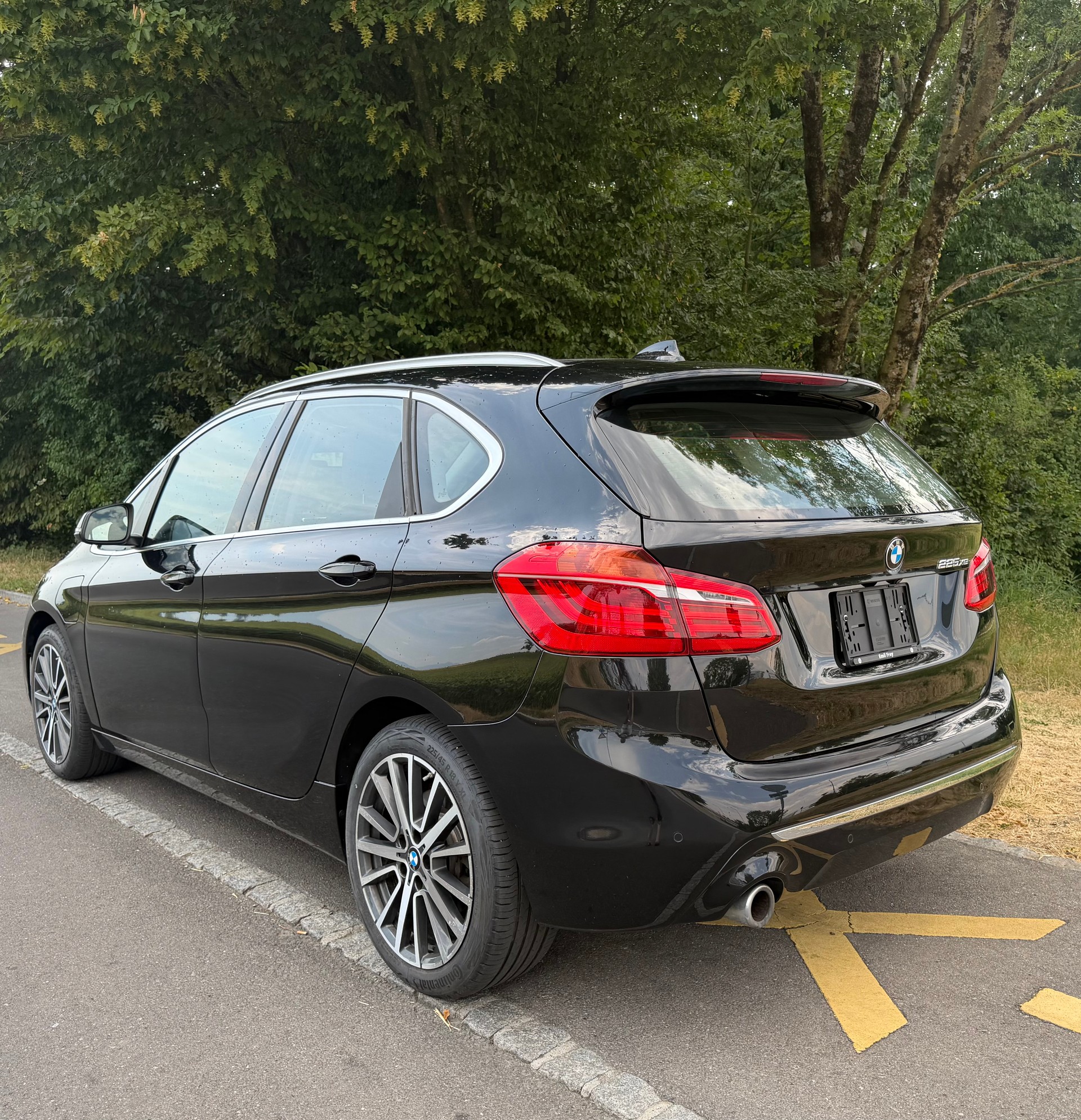 BMW 225xe iPerformance Active Tourer Steptronic Luxury Line-image-3