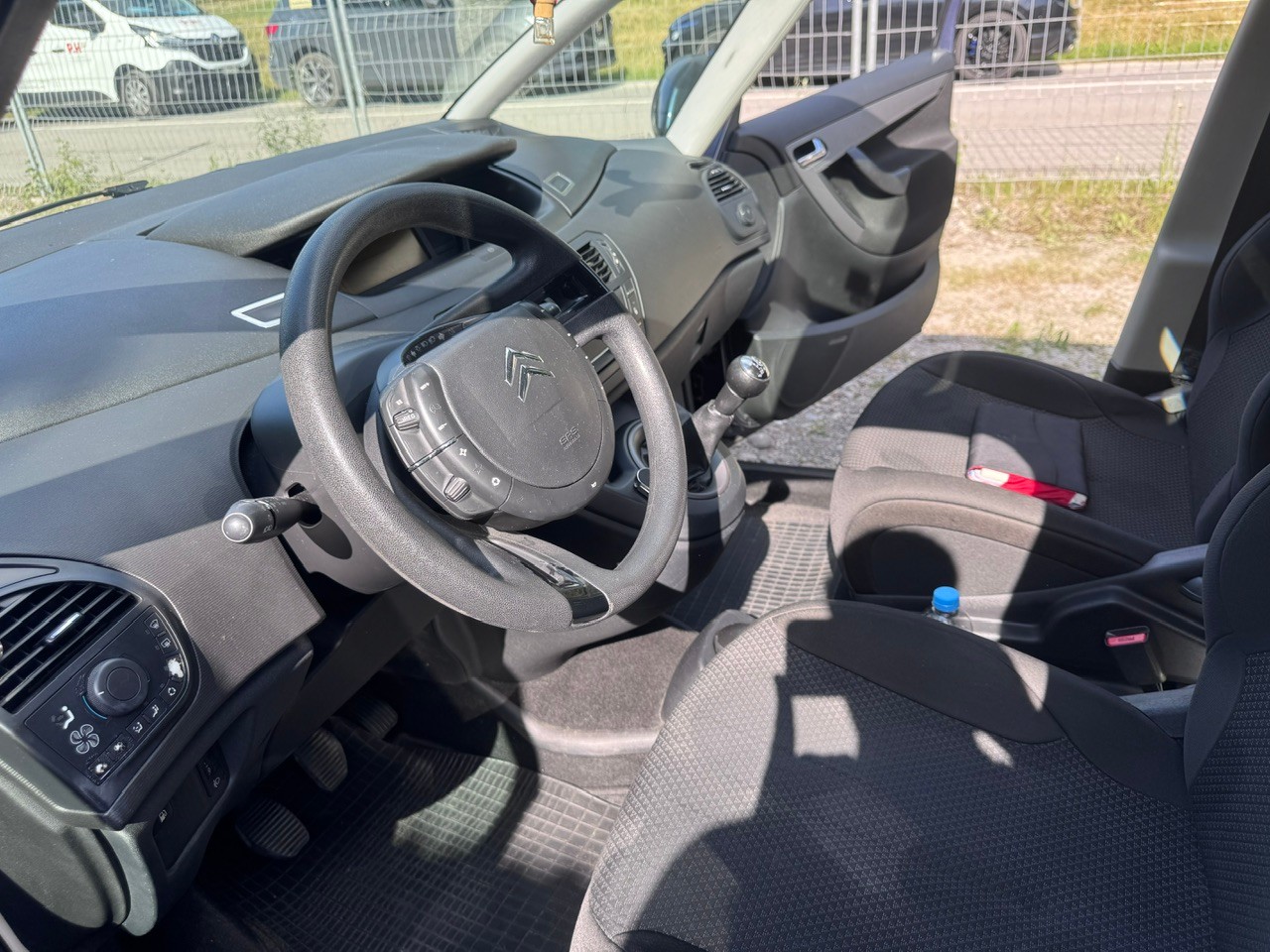CITROEN Grand C4 Picasso 1.6i 16V Attraction-image-5