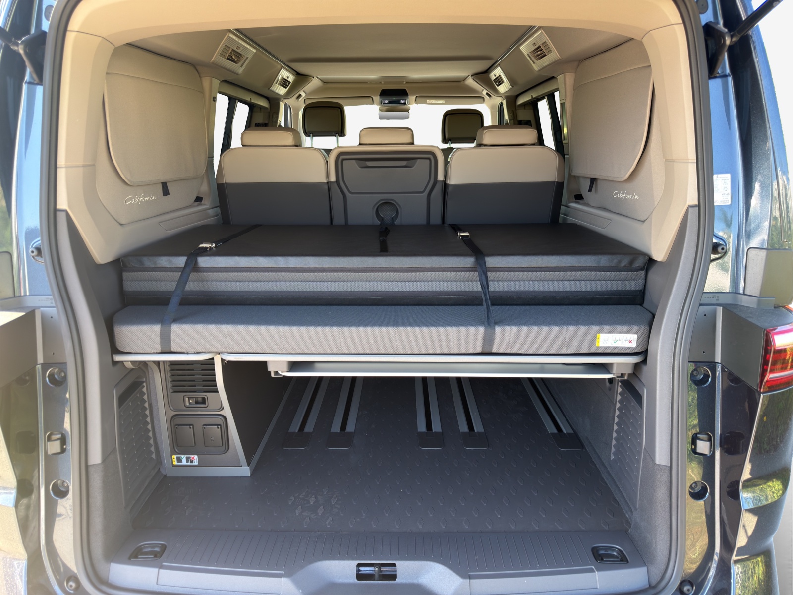 VW ID. Buzz Cargo Pro 4Motion 79/84kWh 2988mm-image-12