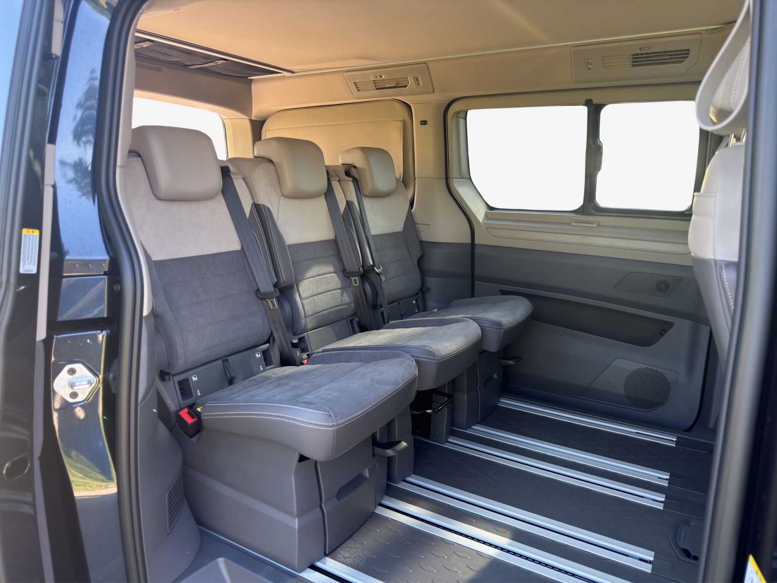 VW ID. Buzz Cargo Pro 4Motion 79/84kWh 2988mm-image-13