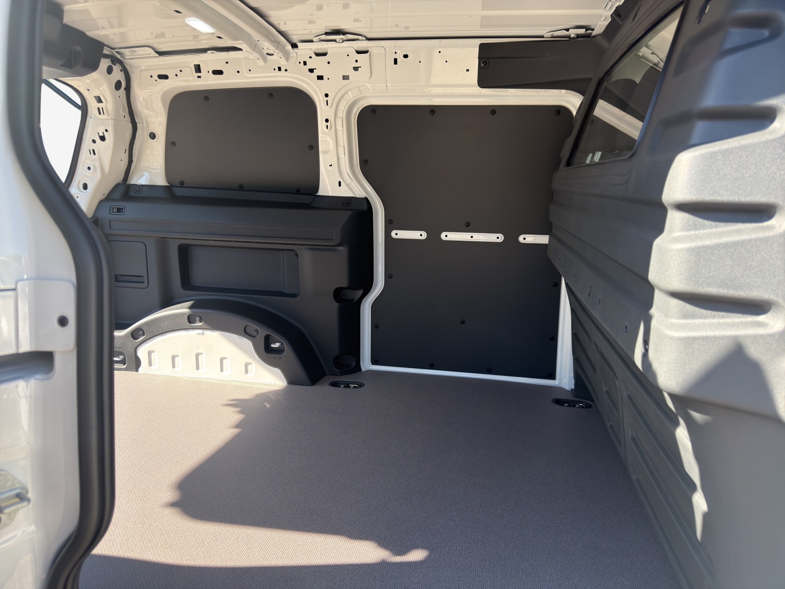VW ID. Buzz Cargo Pro 4Motion 79/84kWh 2988mm-image-13