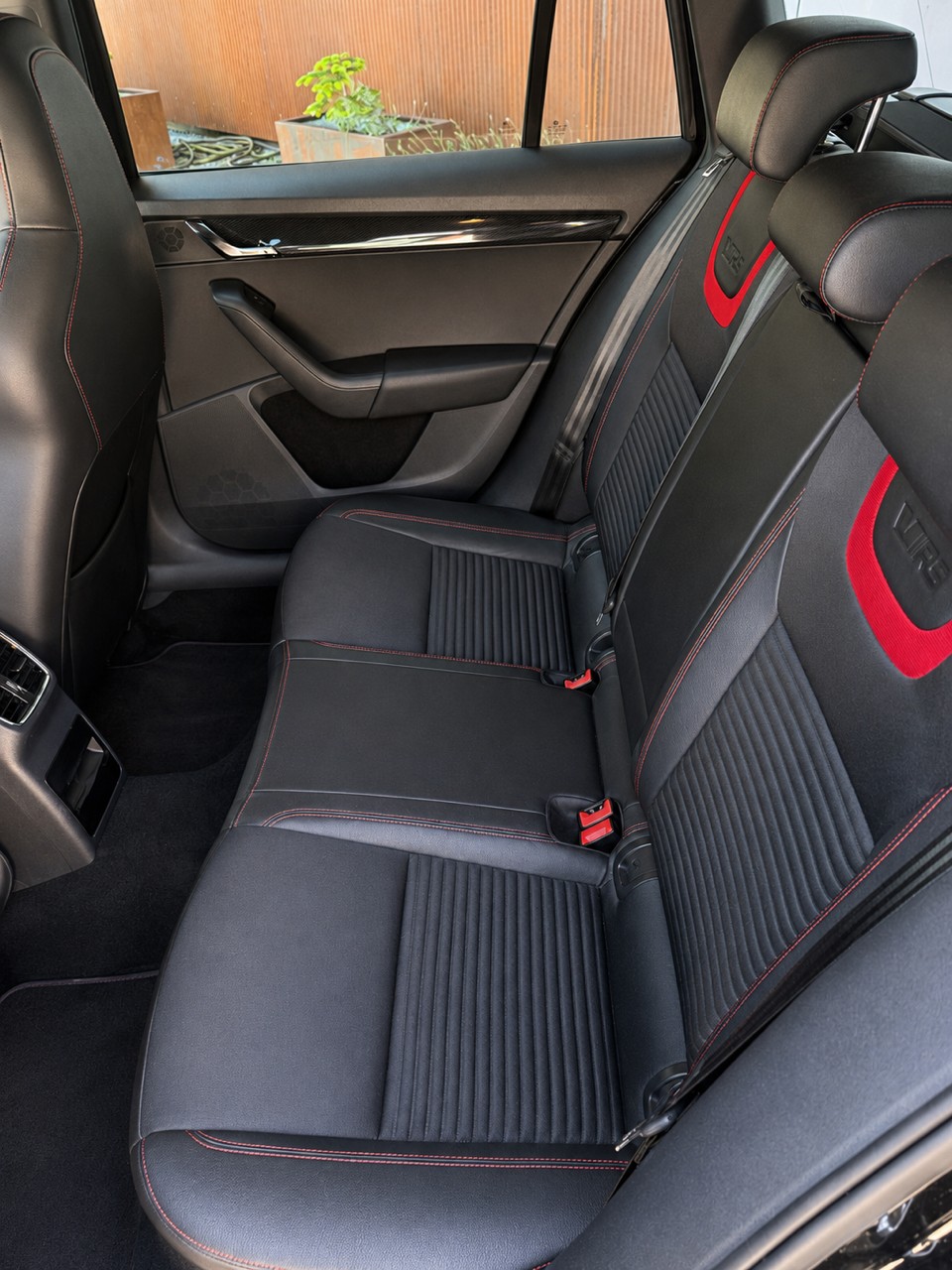 SKODA RS D 2.0TDI 4X4-image-5