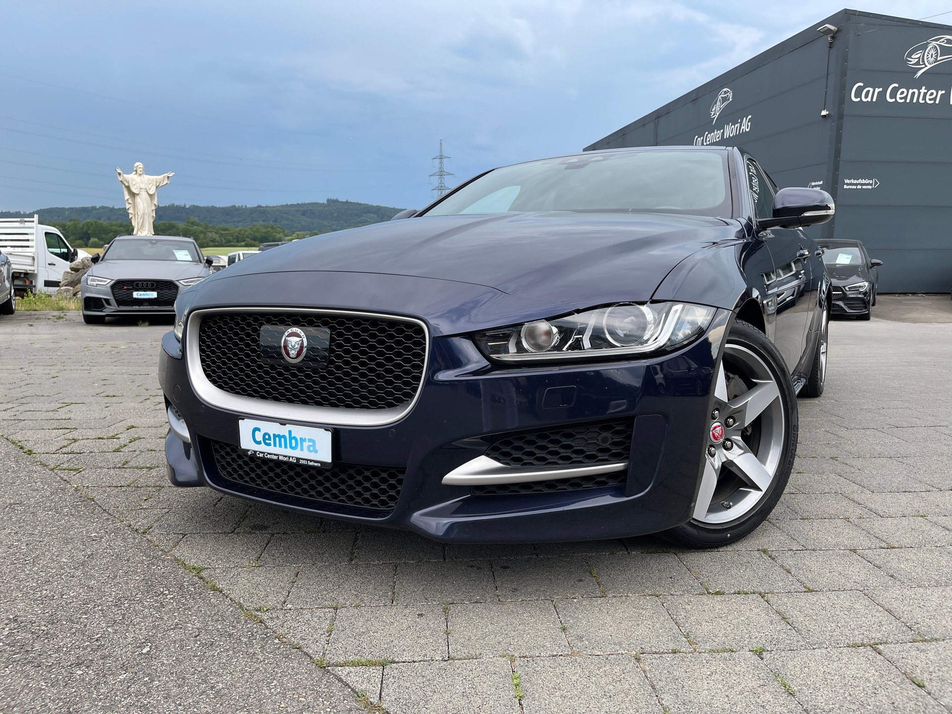 JAGUAR XE 25t 2.0 R-Sport Automatic-image-0