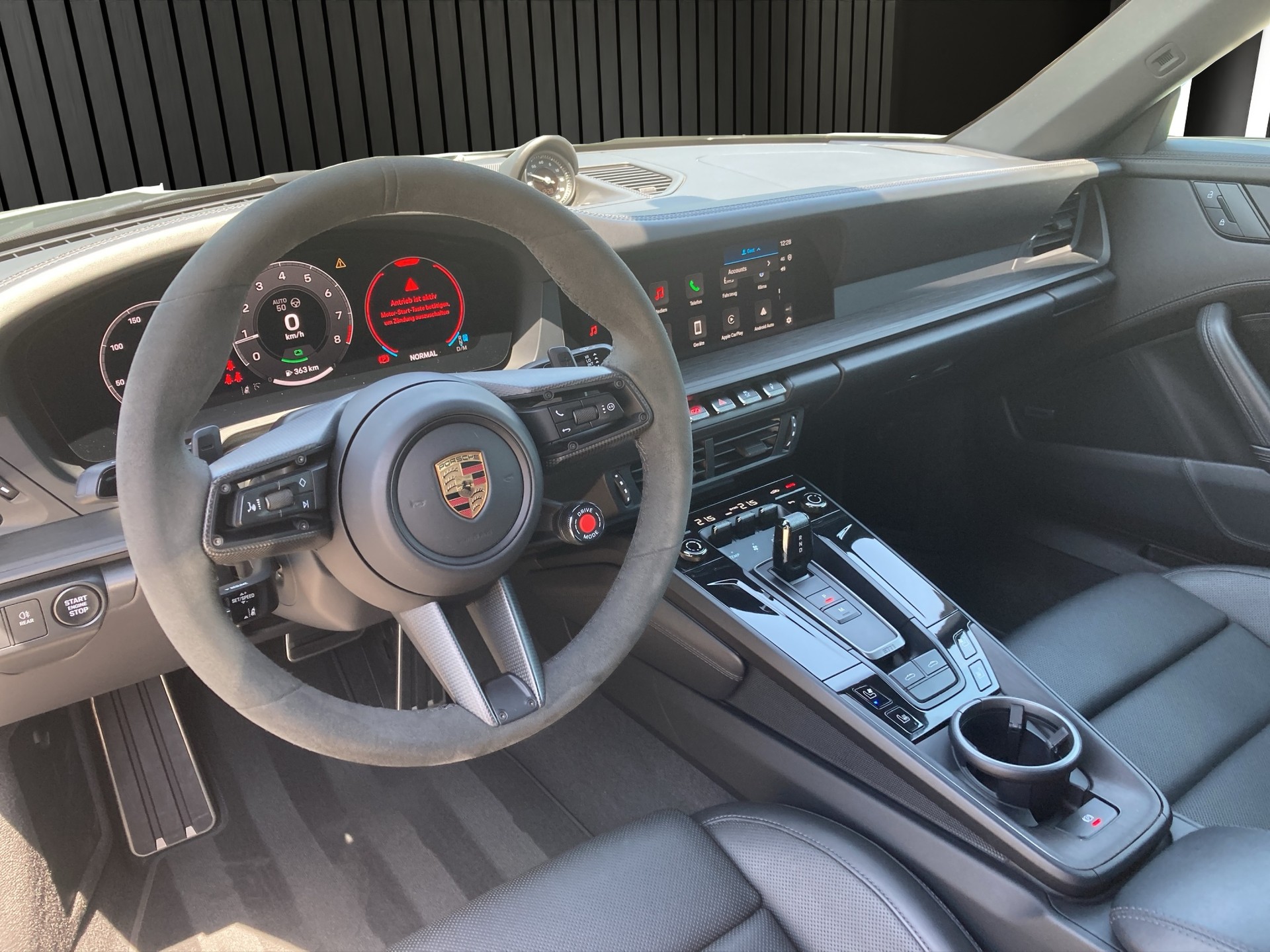 PORSCHE 911 Targa4 GTS-image-9