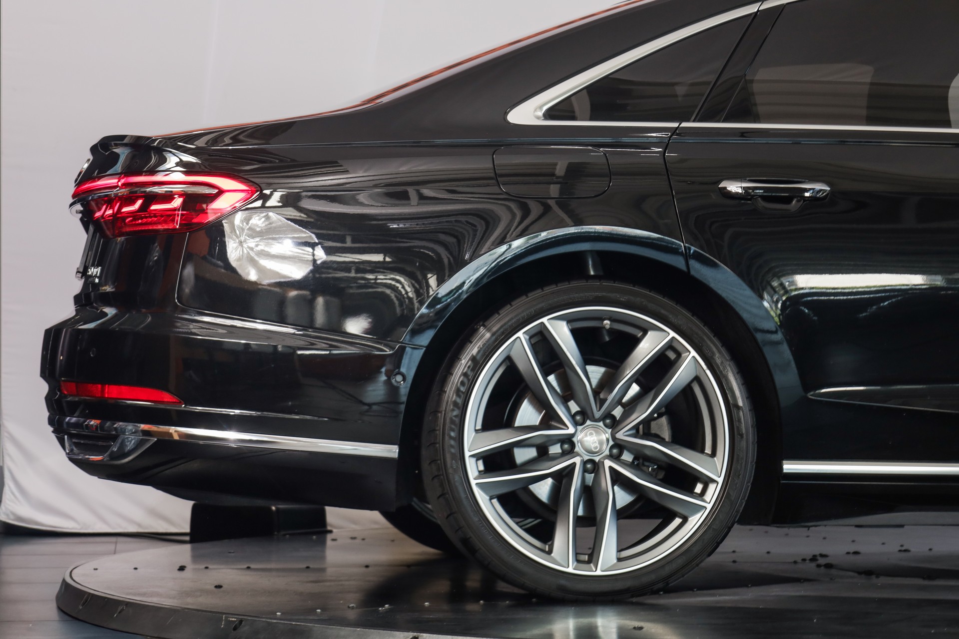 AUDI A8 50 TDI quattro tiptronic-image-6