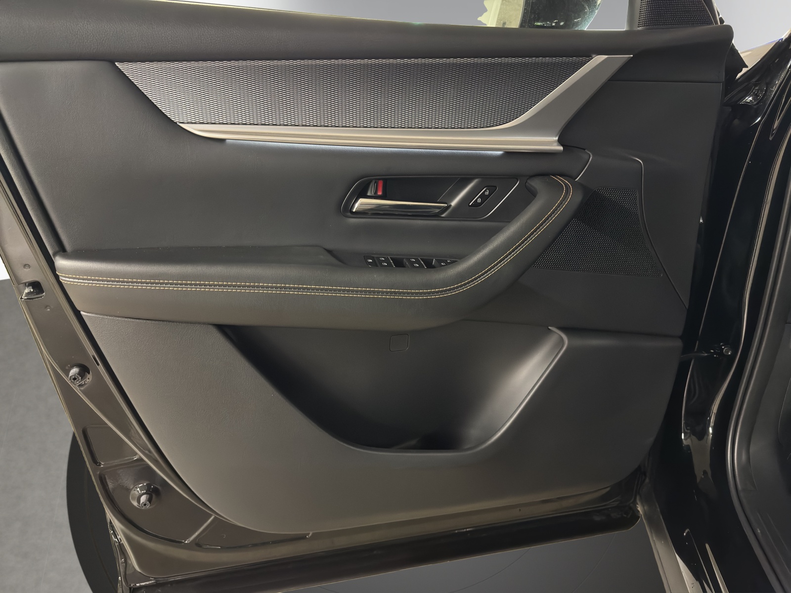 MAZDA CX-60 e-Skyactiv PHEV 327 AWD Homura-image-7