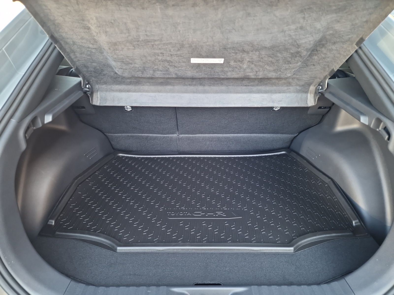 TOYOTA C-HR+ 77 kWh Style FWD Reichweite 607 km-image-25