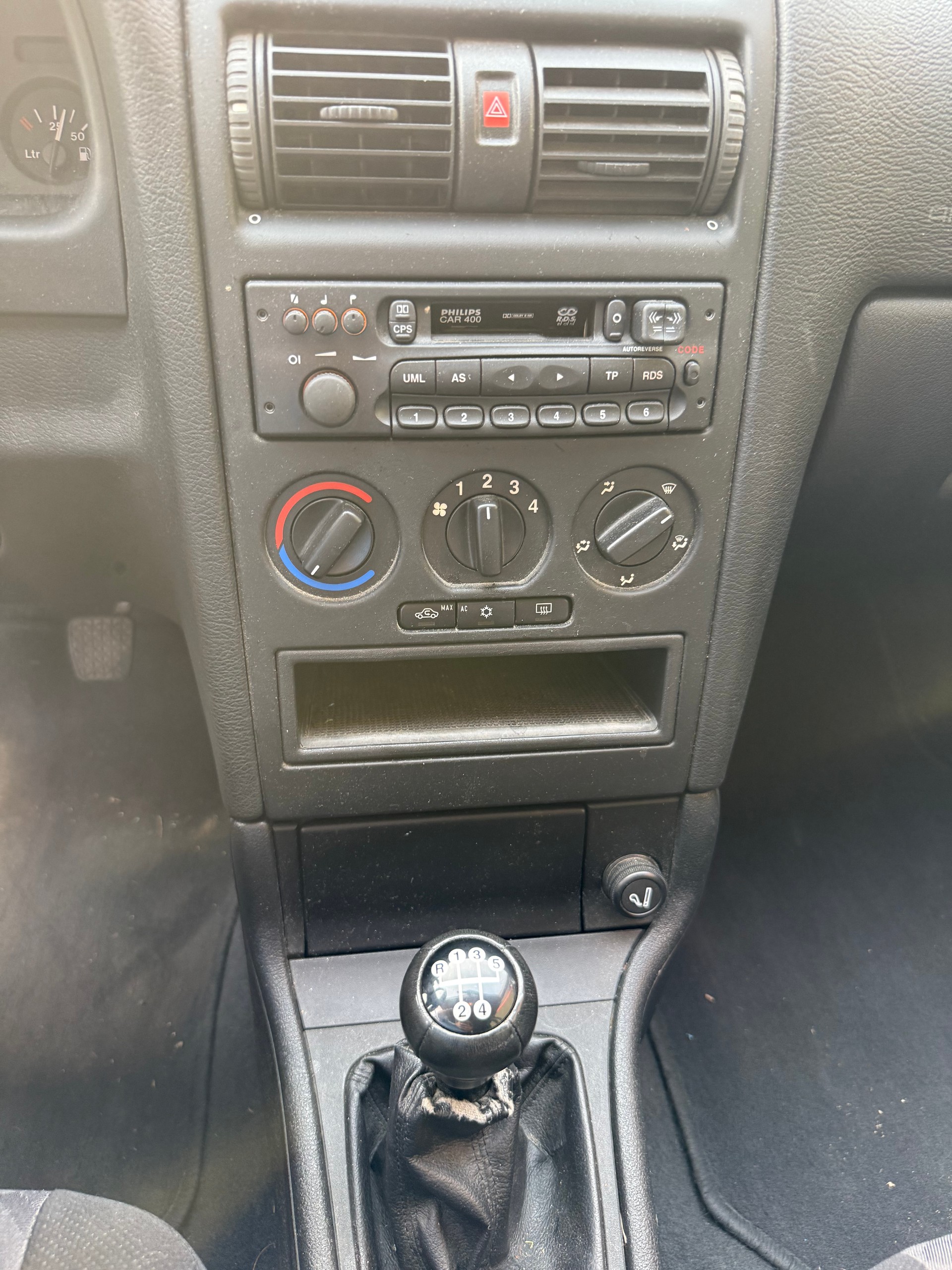 OPEL Astra Caravan 1.6i 16V Comfort-image-9