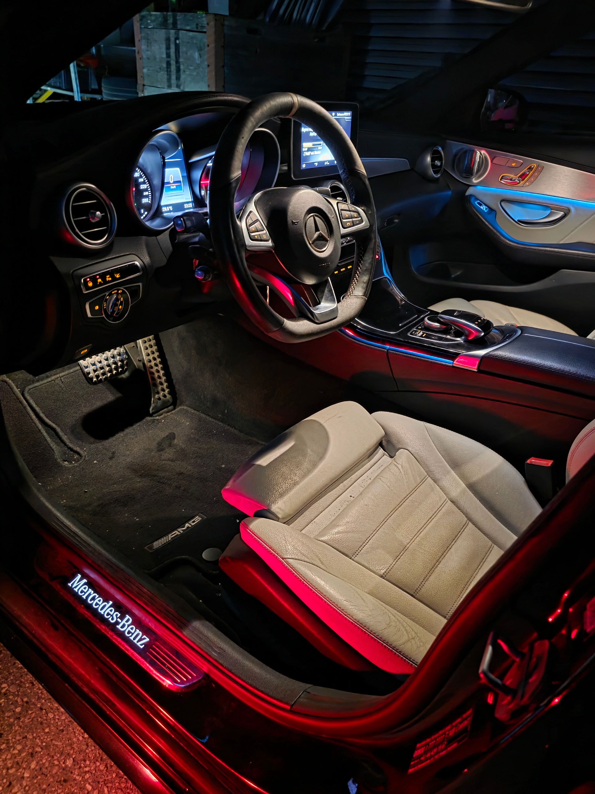 MERCEDES-BENZ C 220 BlueTEC AMG Line 7G-Tronic-image-5