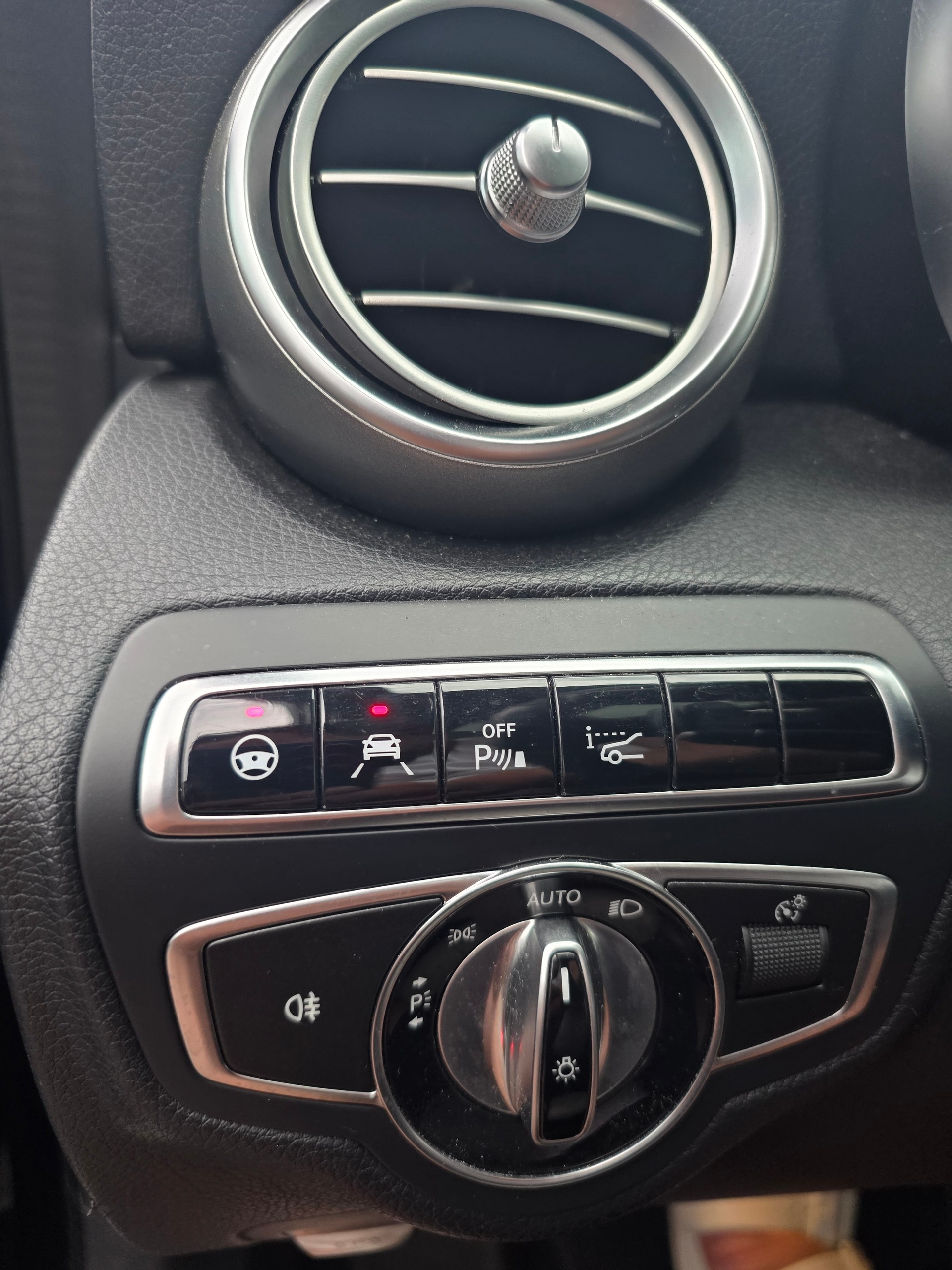MERCEDES-BENZ C 220 BlueTEC AMG Line 7G-Tronic-image-14