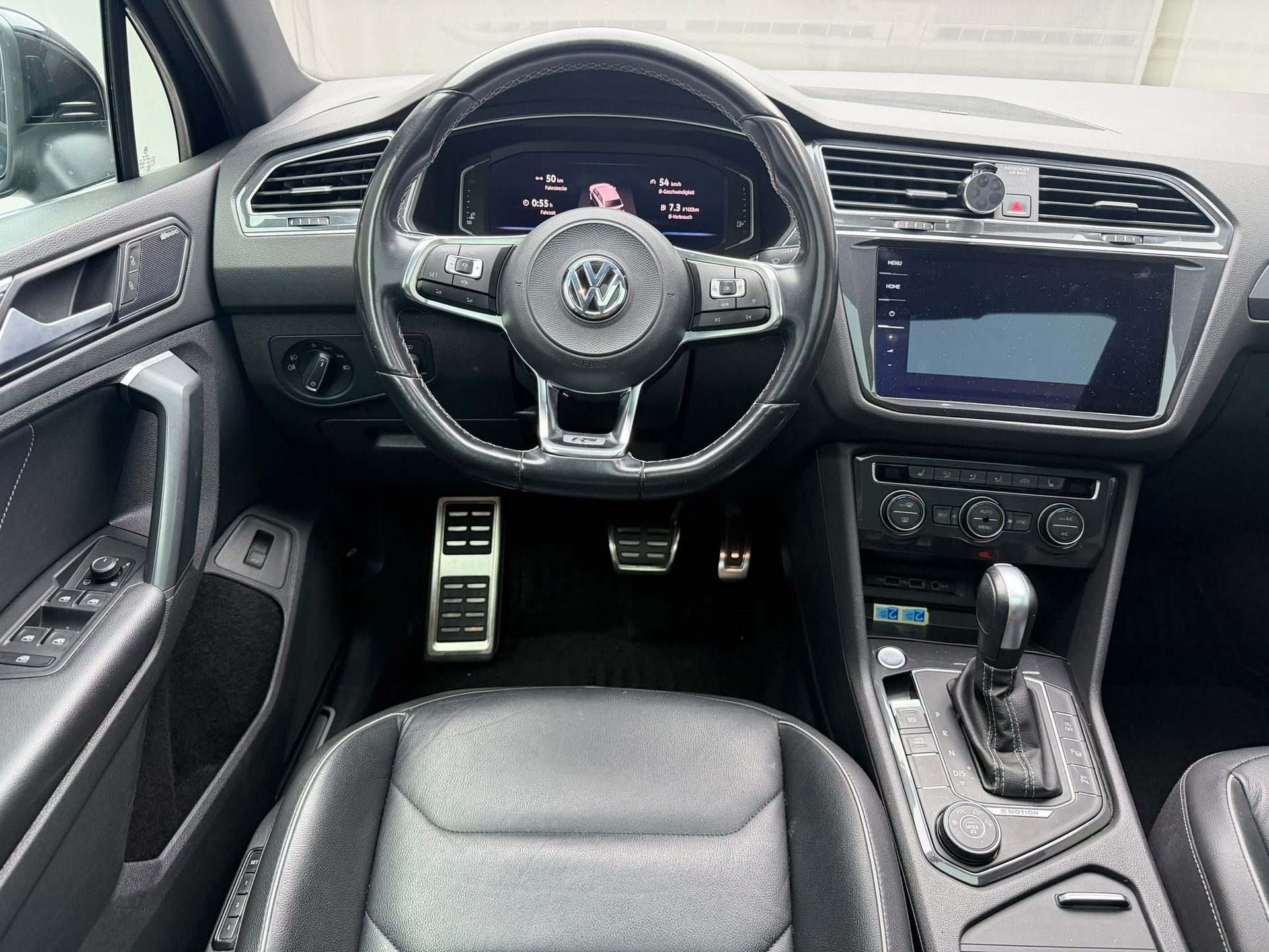 VW Tiguan 2.0 TDI SCR Highline 4Motion DSG-image-9