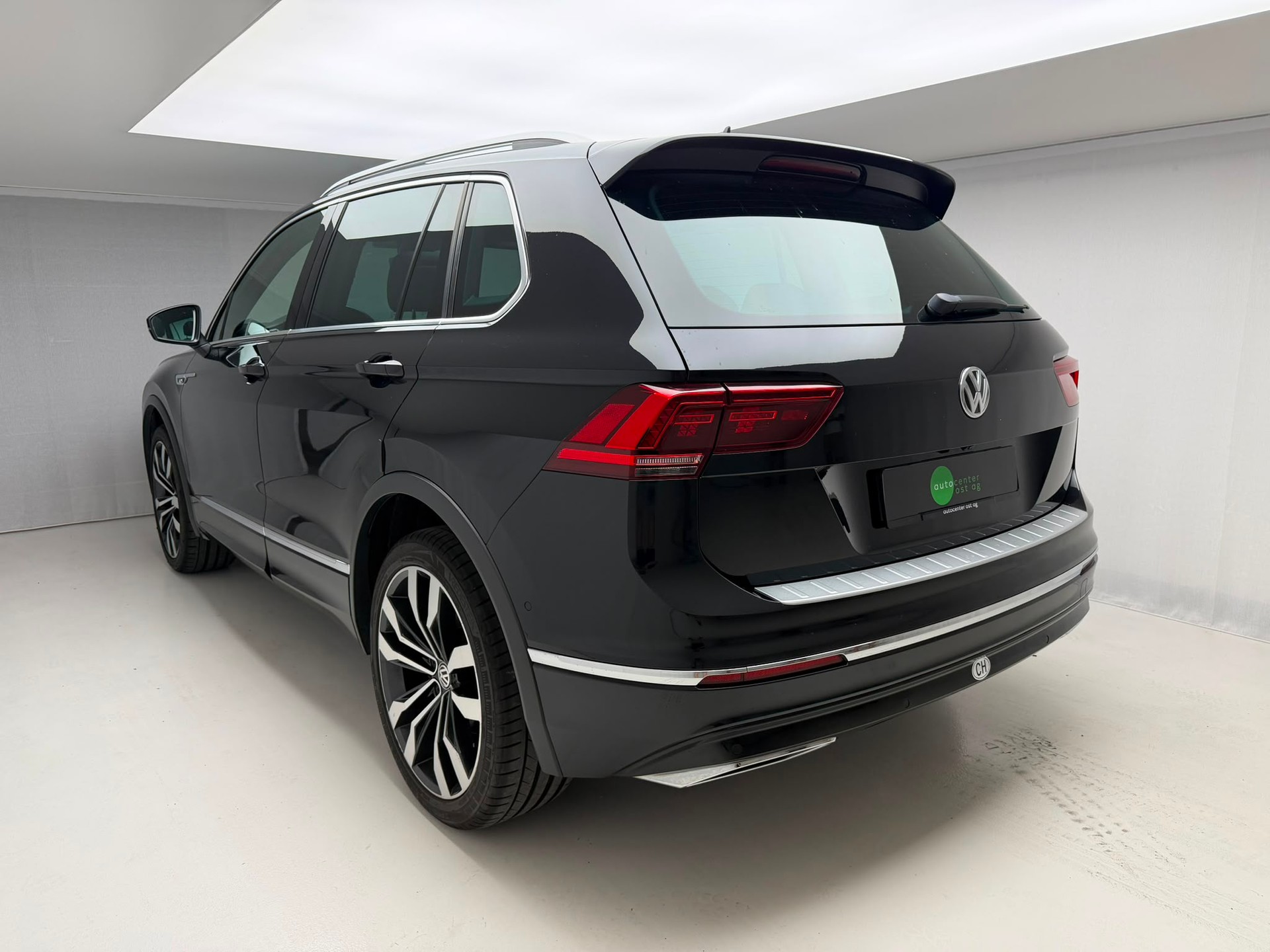 VW Tiguan 2.0 TDI SCR Highline 4Motion DSG-showroom-element-2