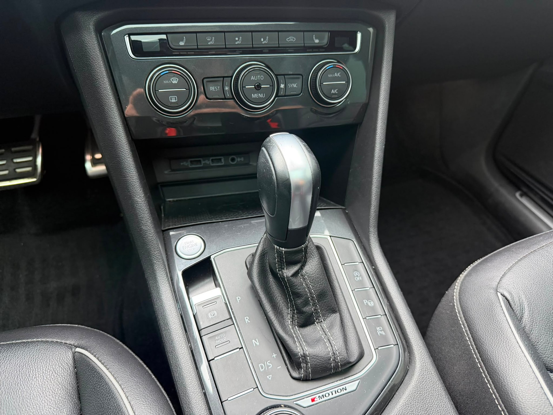 VW Tiguan 2.0 TDI SCR Highline 4Motion DSG-image-18